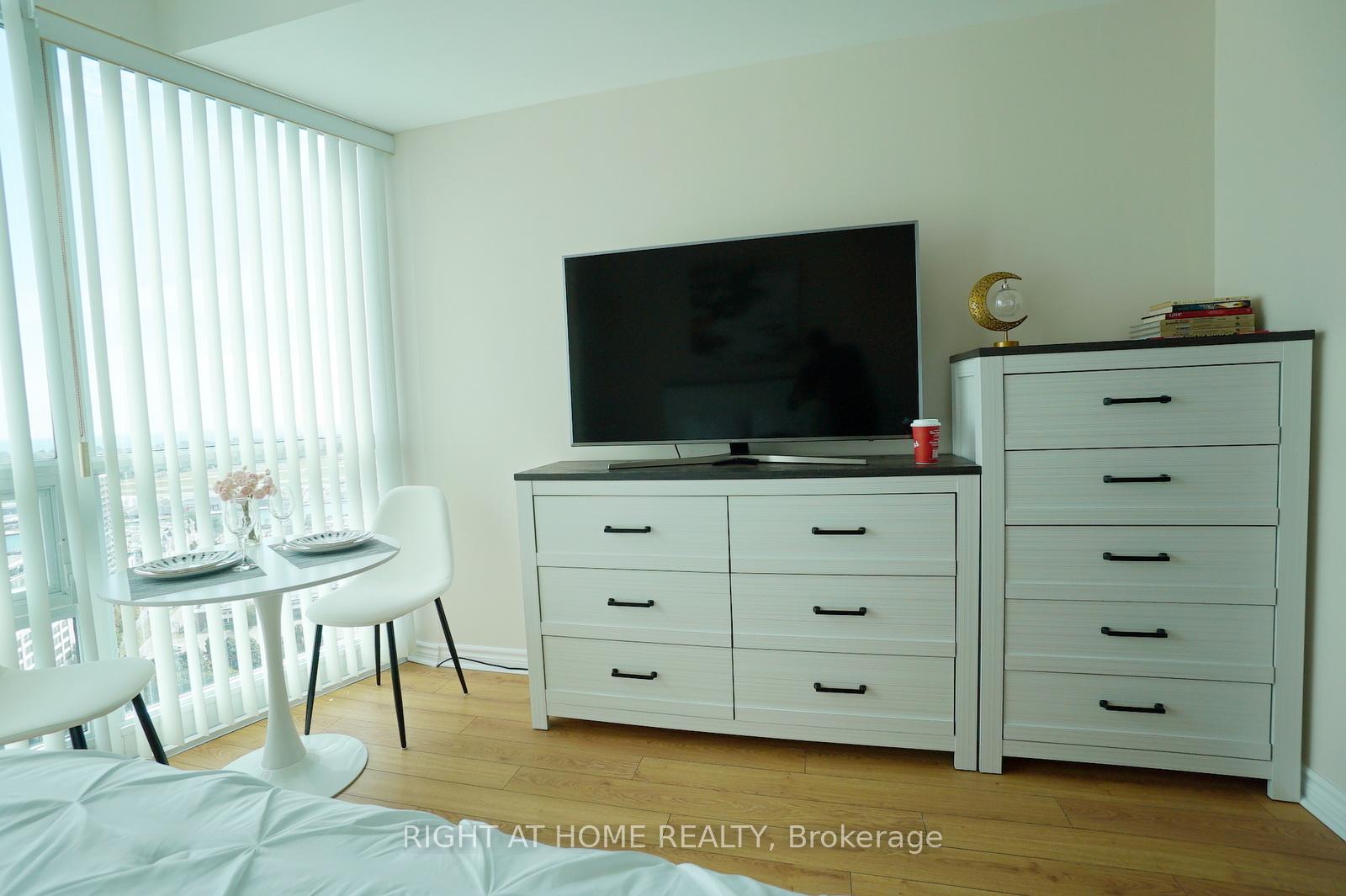 Photo 45 of Unit 3307, 219 Fort York Boulevard, Toronto, Niagara — HOMEH