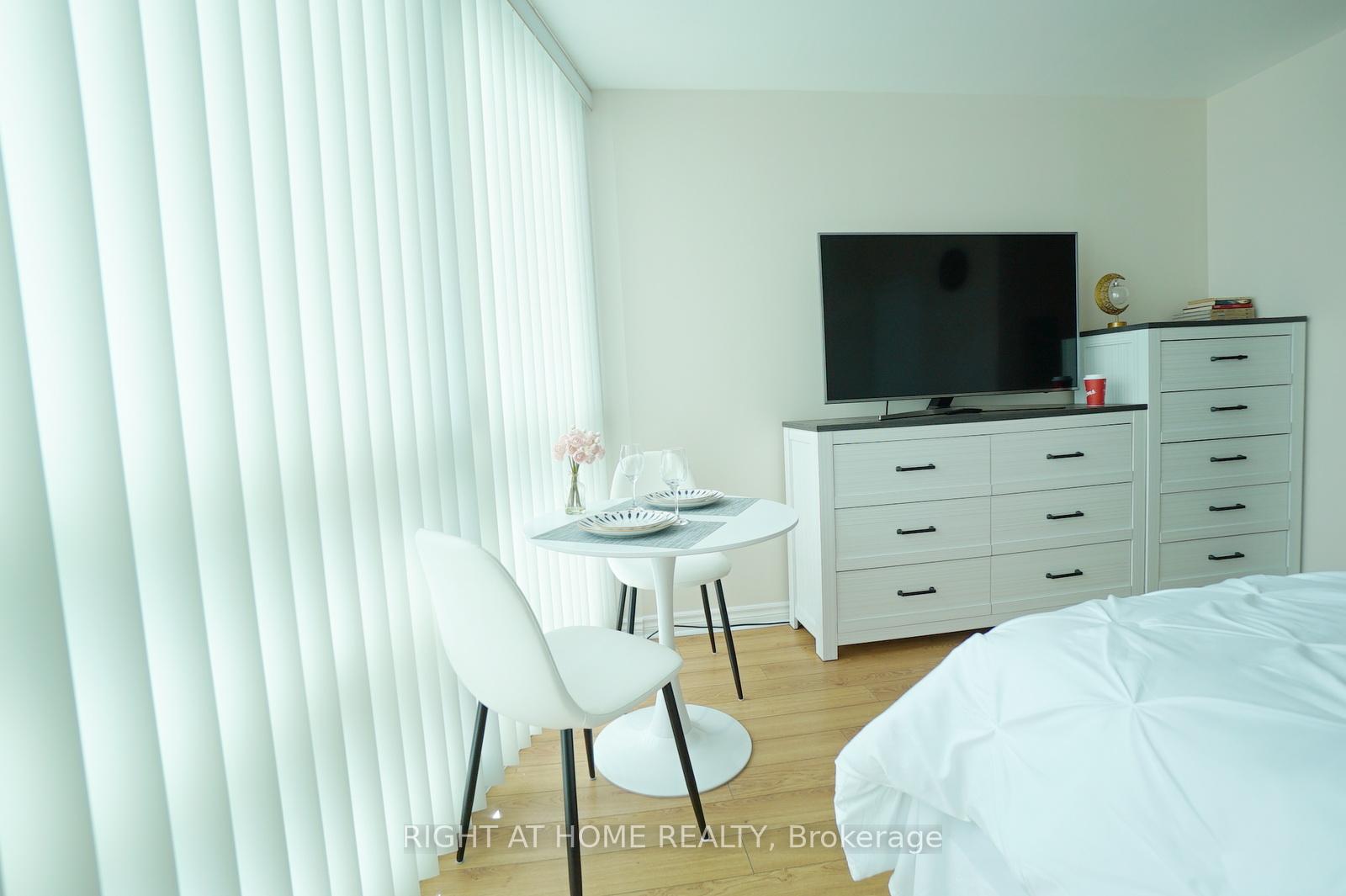 Photo 46 of Unit 3307, 219 Fort York Boulevard, Toronto, Niagara — HOMEH