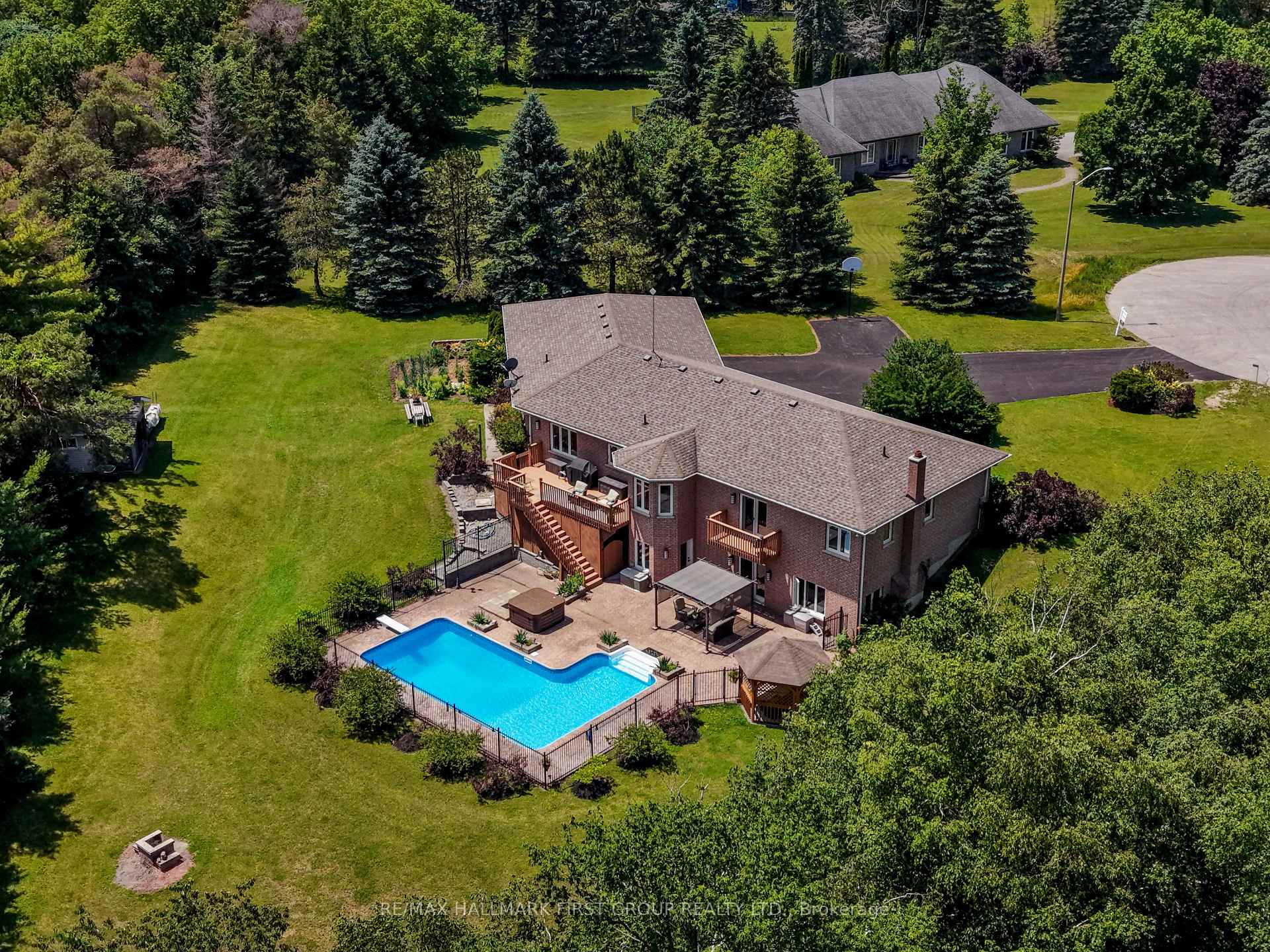Photo 1 of 3211 Charbrook Crescent, Hamilton Township, Rural Hamilton — HOMEH