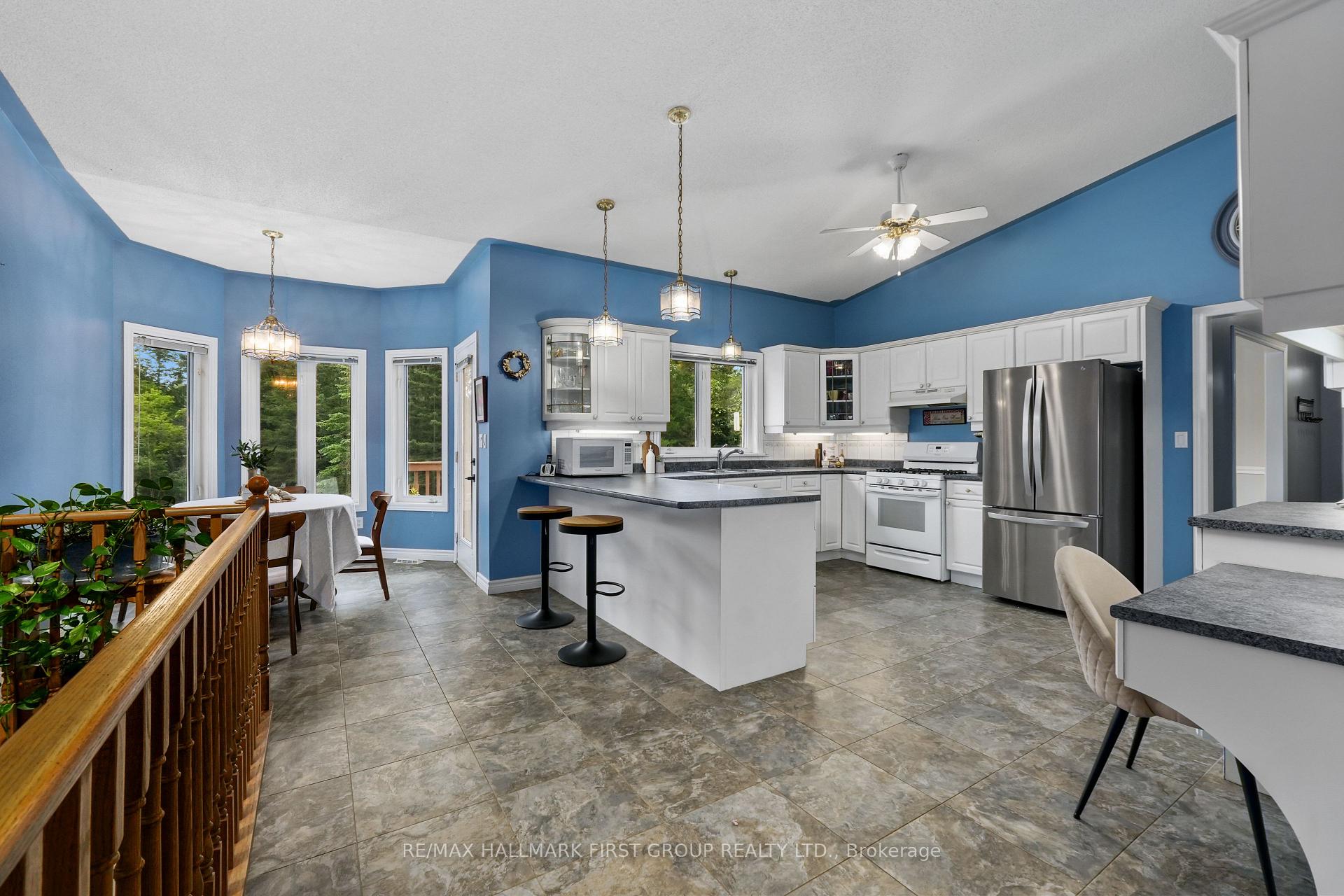 Photo 11 of 3211 Charbrook Crescent, Hamilton Township, Rural Hamilton — HOMEH