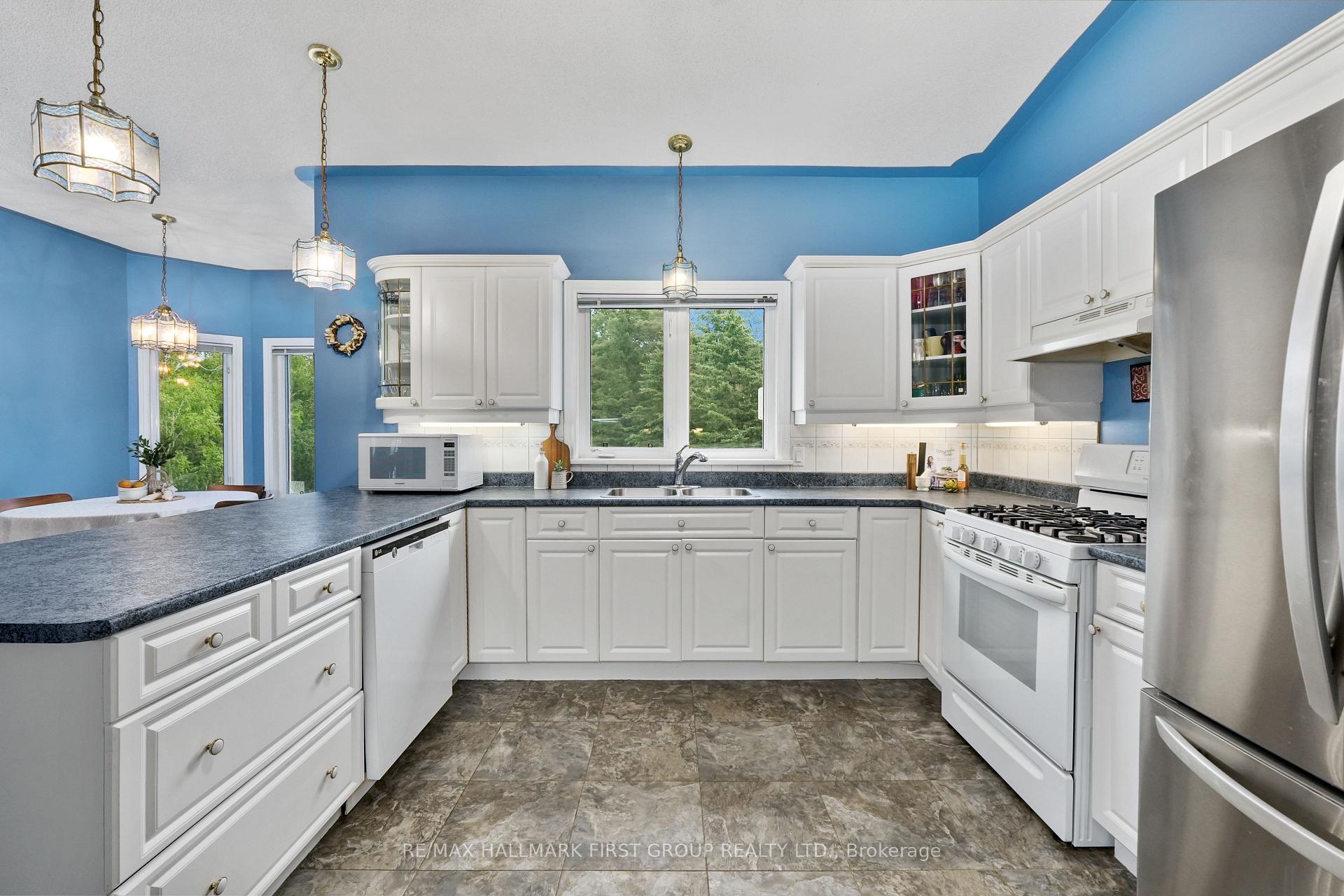 Photo 15 of 3211 Charbrook Crescent, Hamilton Township, Rural Hamilton — HOMEH