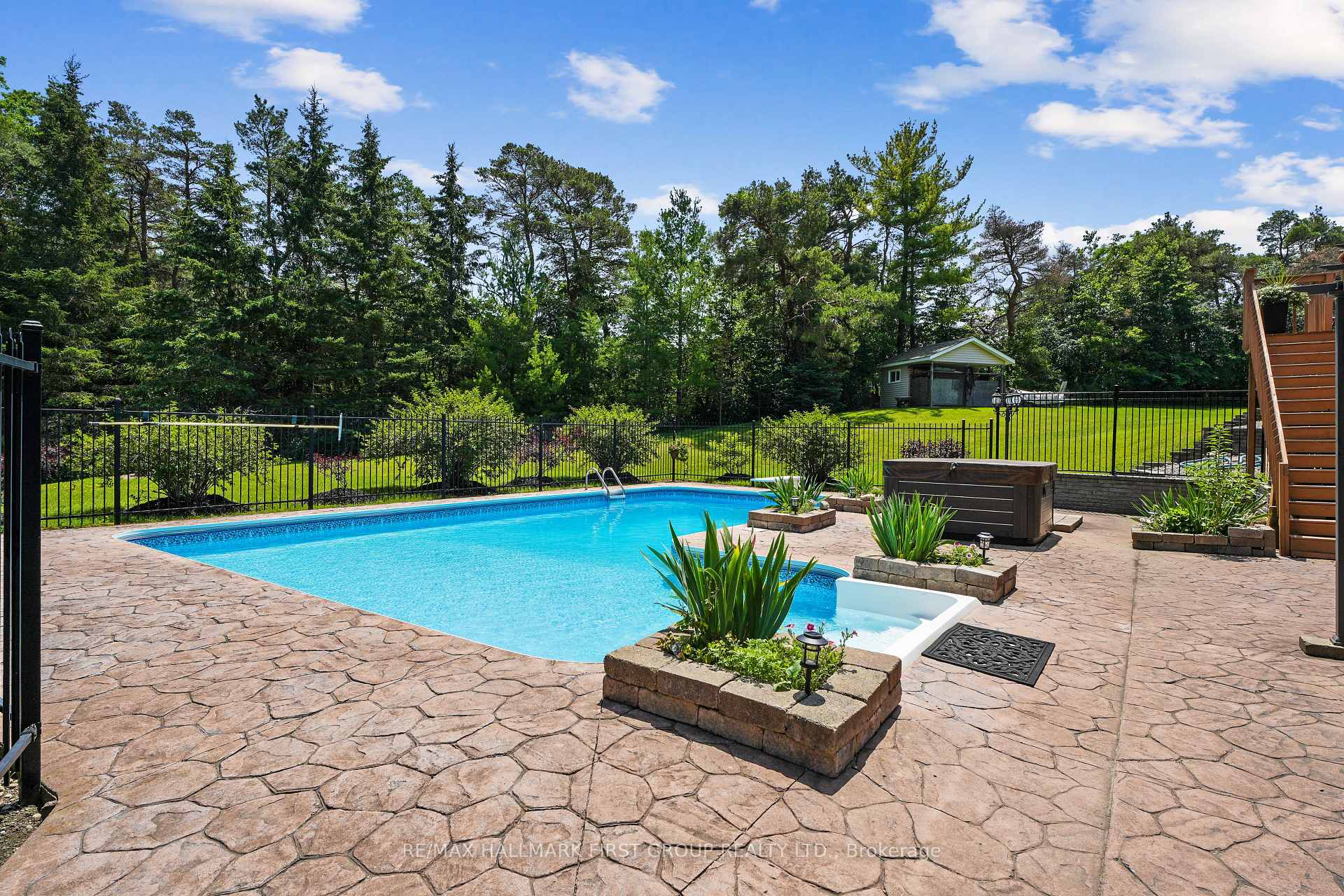 Photo 43 of 3211 Charbrook Crescent, Hamilton Township, Rural Hamilton — HOMEH