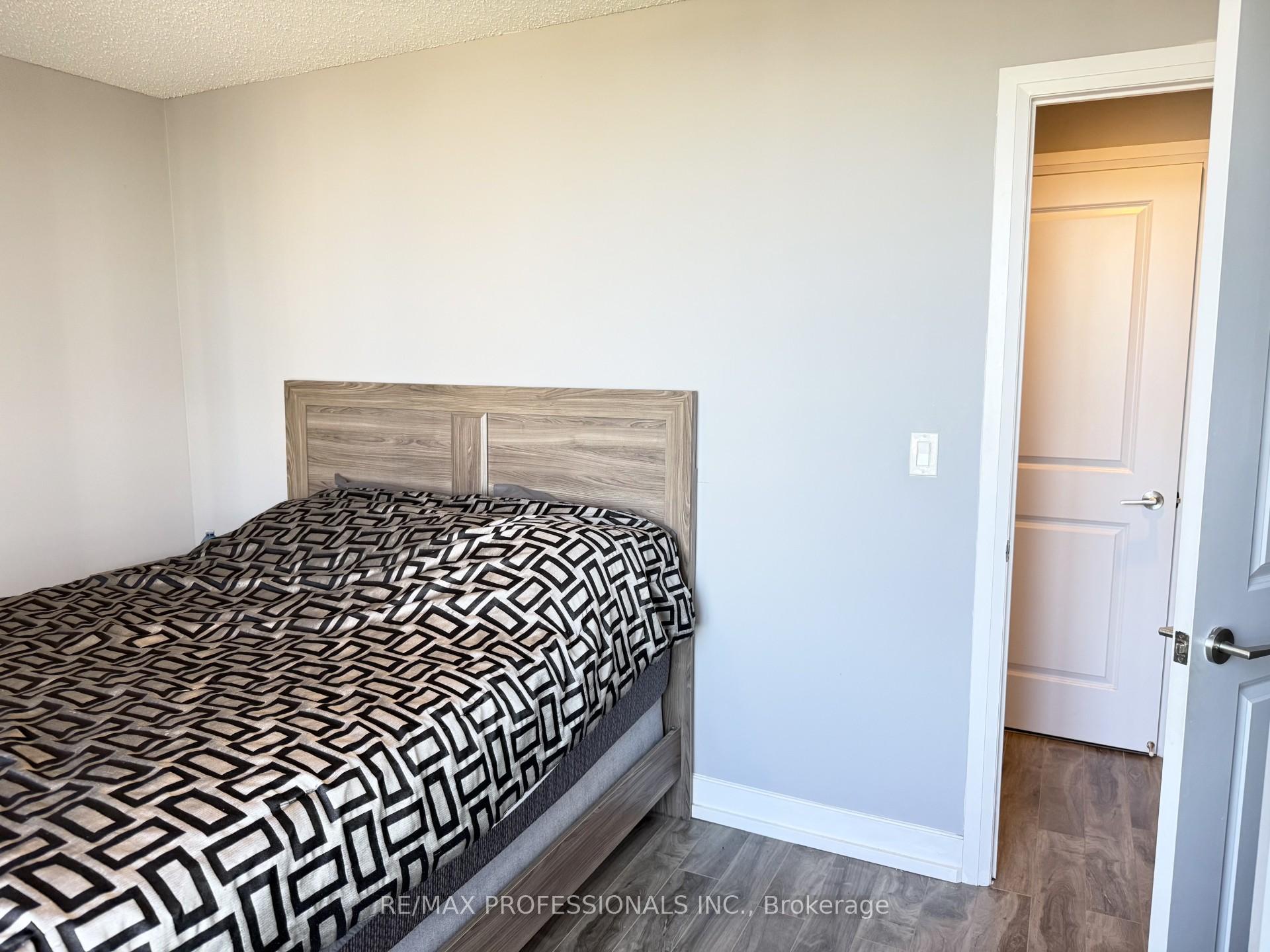 Photo 11 of Unit 1229, 2 Eva Road, Etobicoke, Etobicoke West Mall — HOMEH