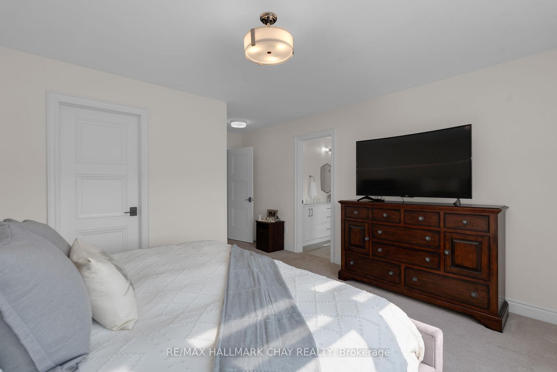 Photo 18 of 4 Periwinkle Road, Springwater, Midhurst — HOMEH