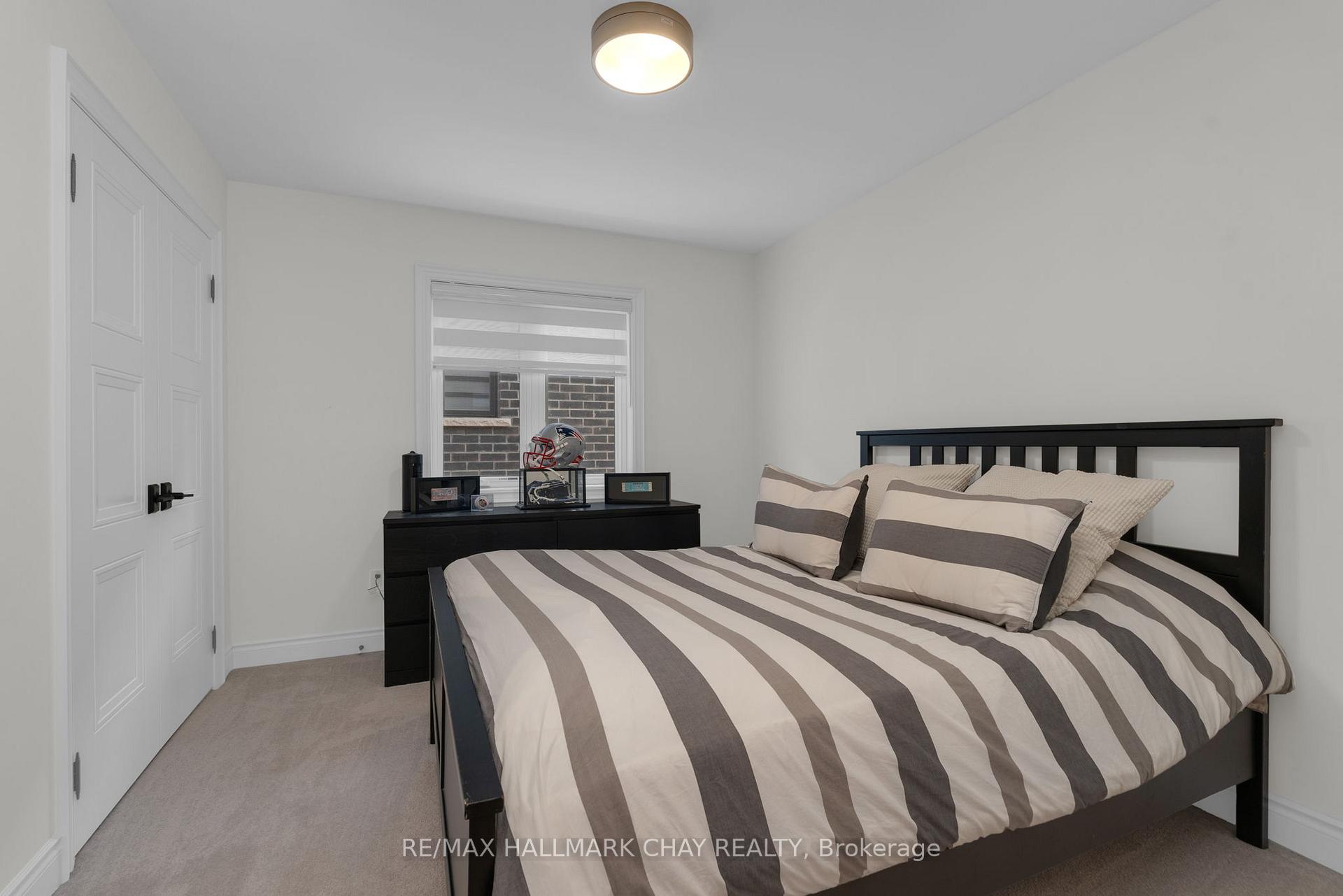Photo 23 of 4 Periwinkle Road, Springwater, Midhurst — HOMEH