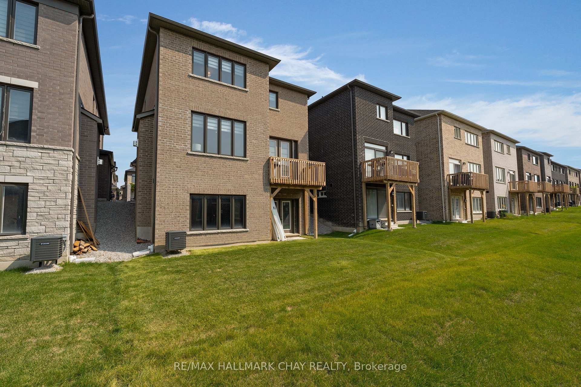 Photo 29 of 4 Periwinkle Road, Springwater, Midhurst — HOMEH