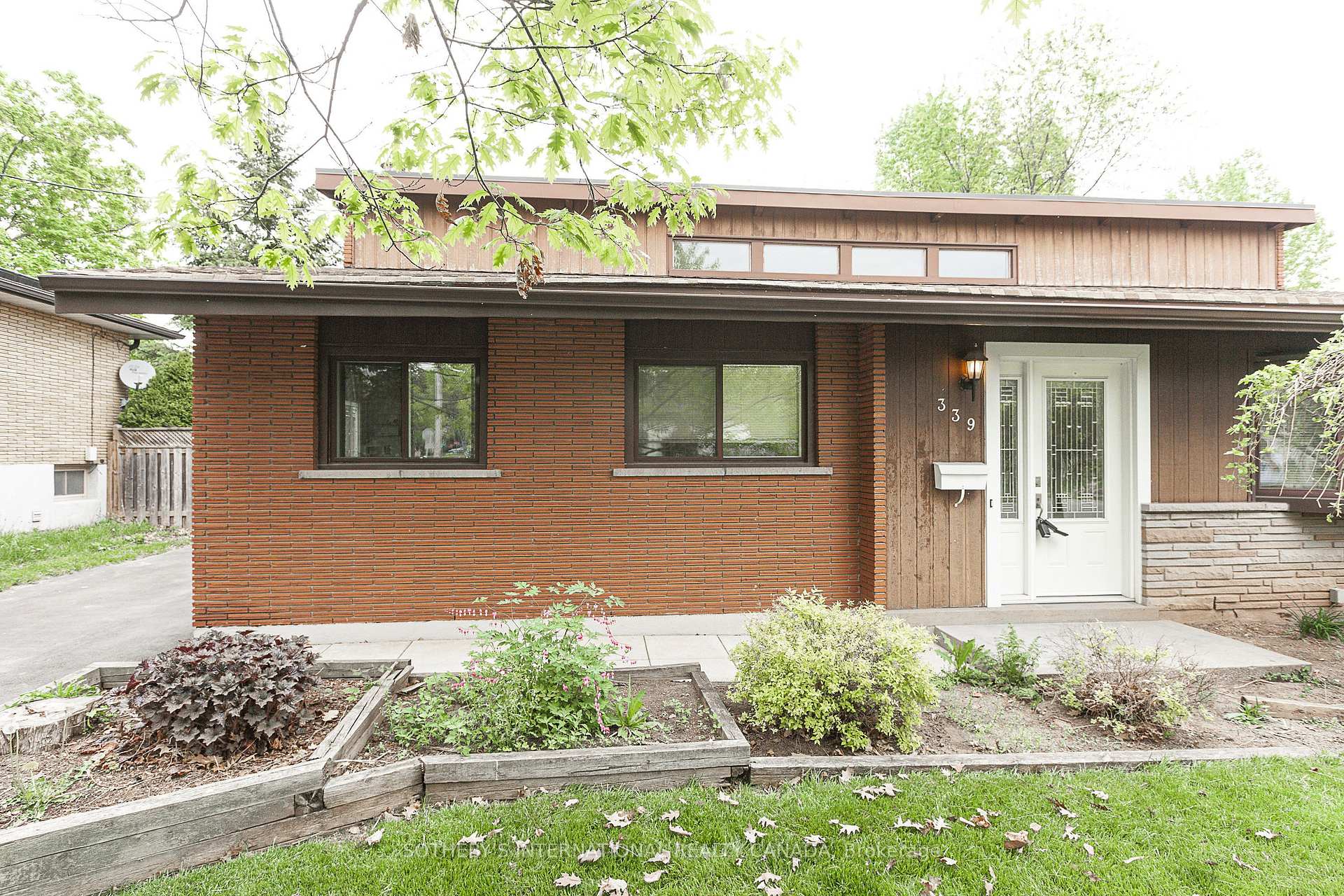 Photo 2 of 339 Bevan Drive, Burlington, Appleby — HOMEH