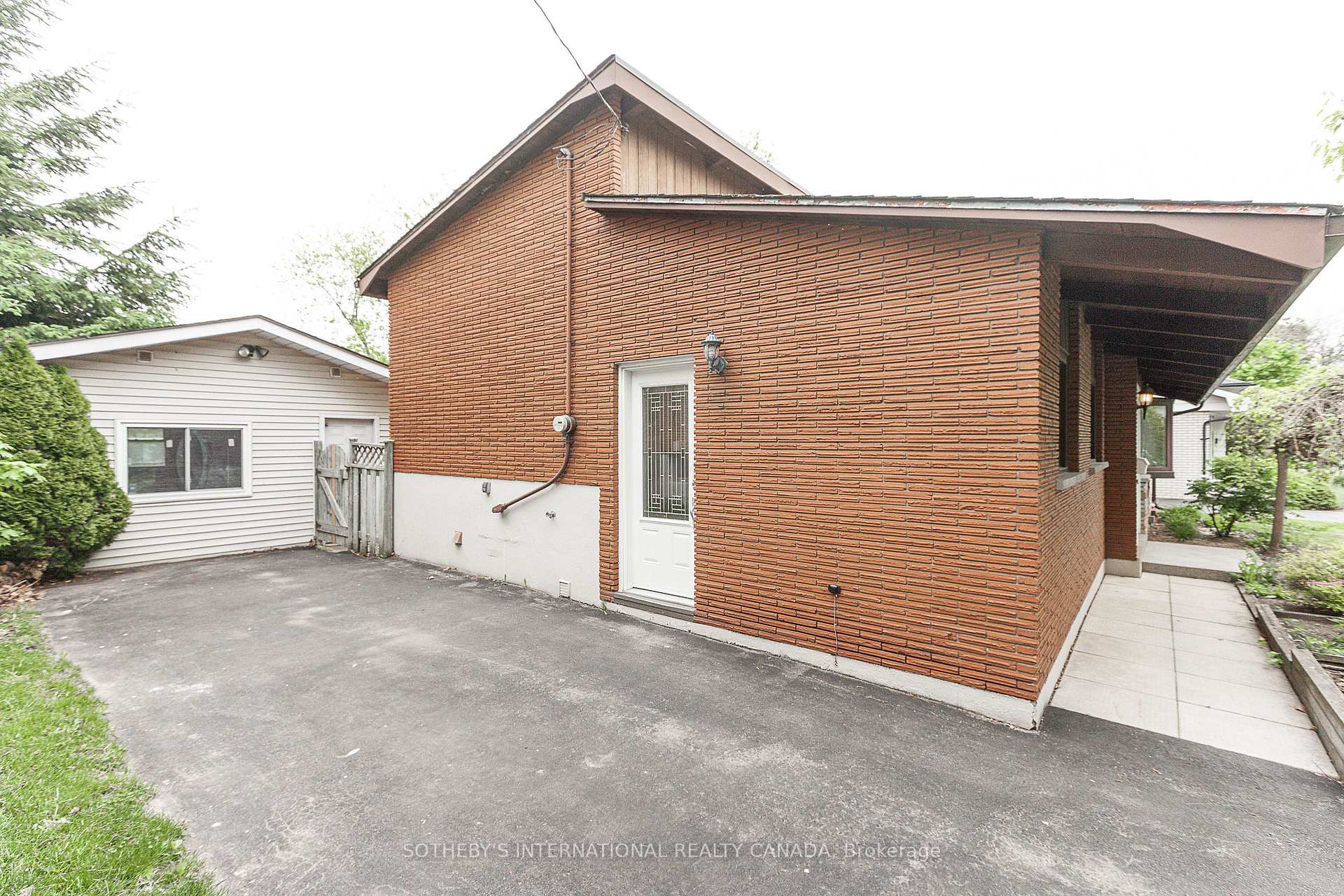 Photo 5 of 339 Bevan Drive, Burlington, Appleby — HOMEH