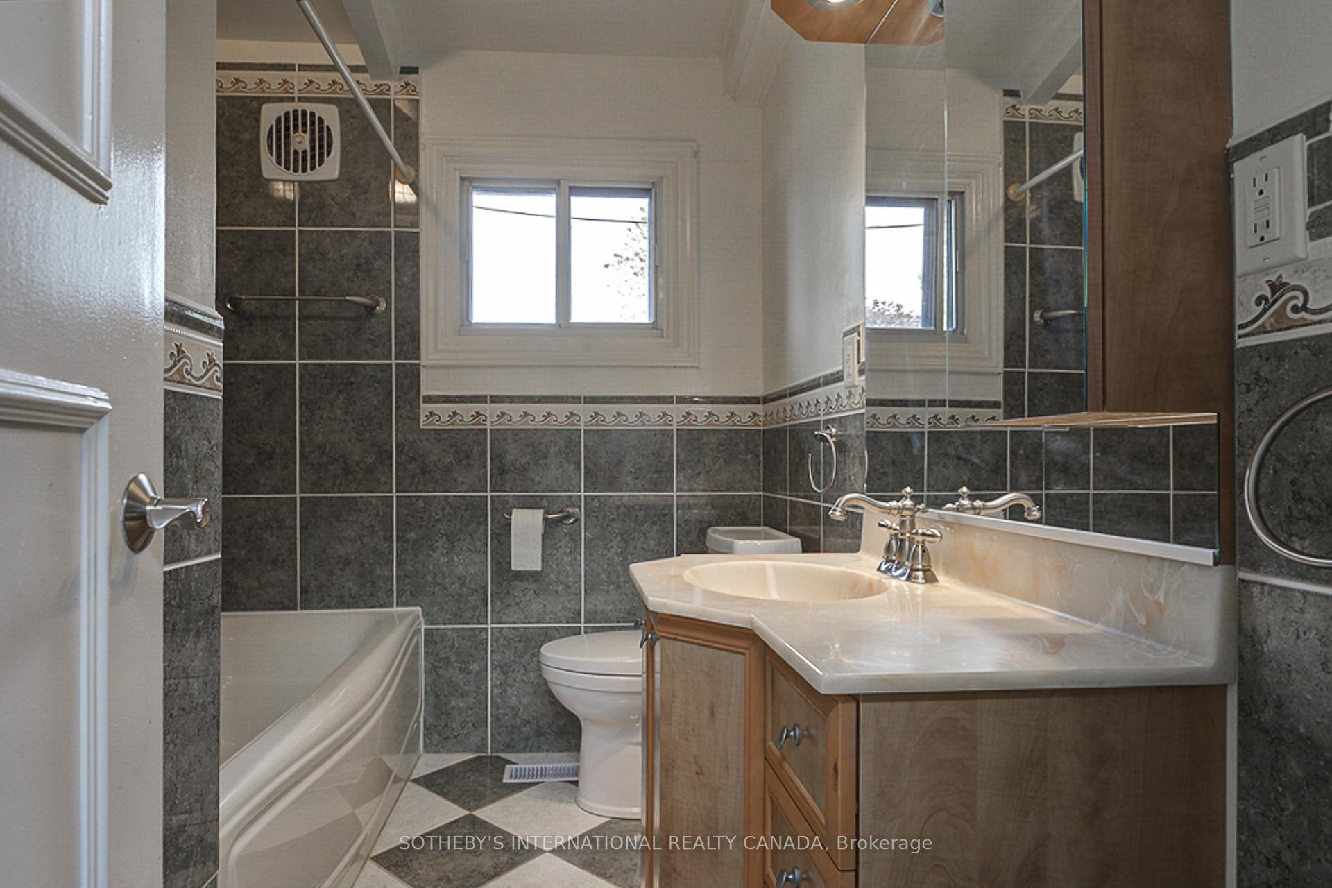Photo 8 of 339 Bevan Drive, Burlington, Appleby — HOMEH