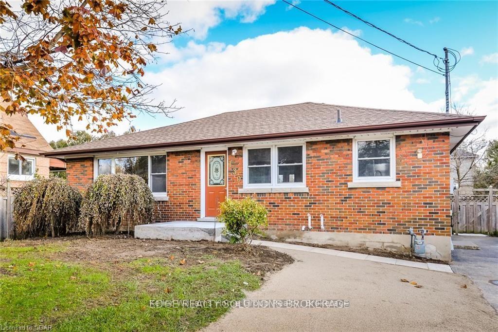 Photo 2 of 130 Forfar Street E, Centre Wellington, Fergus — HOMEH