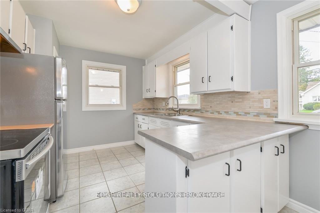 Photo 7 of 130 Forfar Street E, Centre Wellington, Fergus — HOMEH