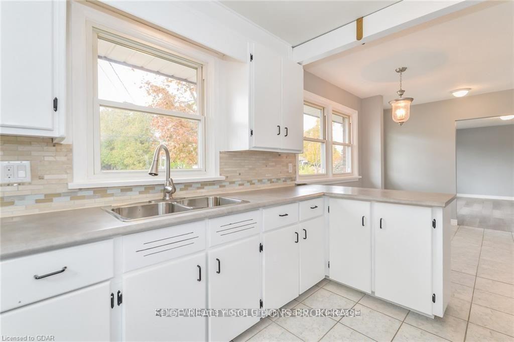 Photo 9 of 130 Forfar Street E, Centre Wellington, Fergus — HOMEH