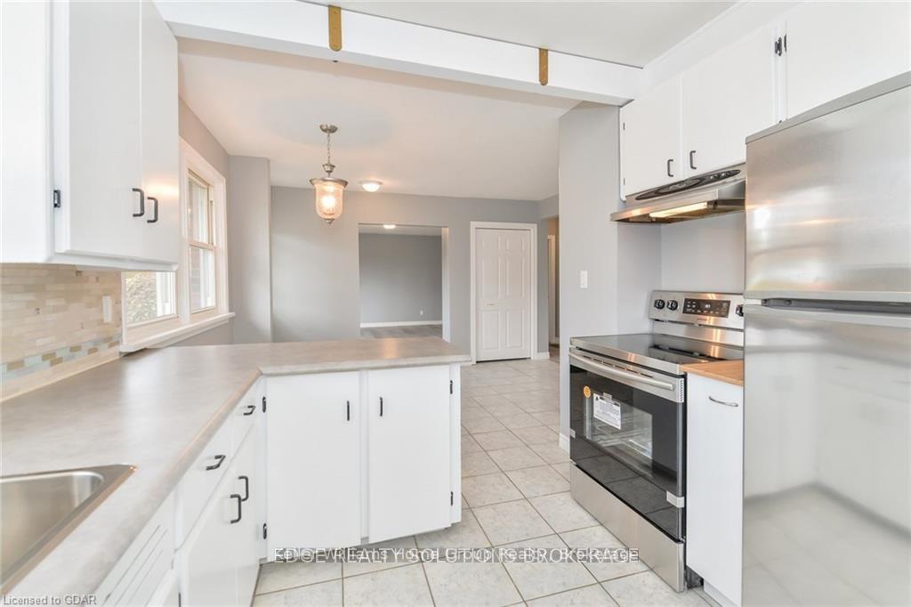Photo 10 of 130 Forfar Street E, Centre Wellington, Fergus — HOMEH