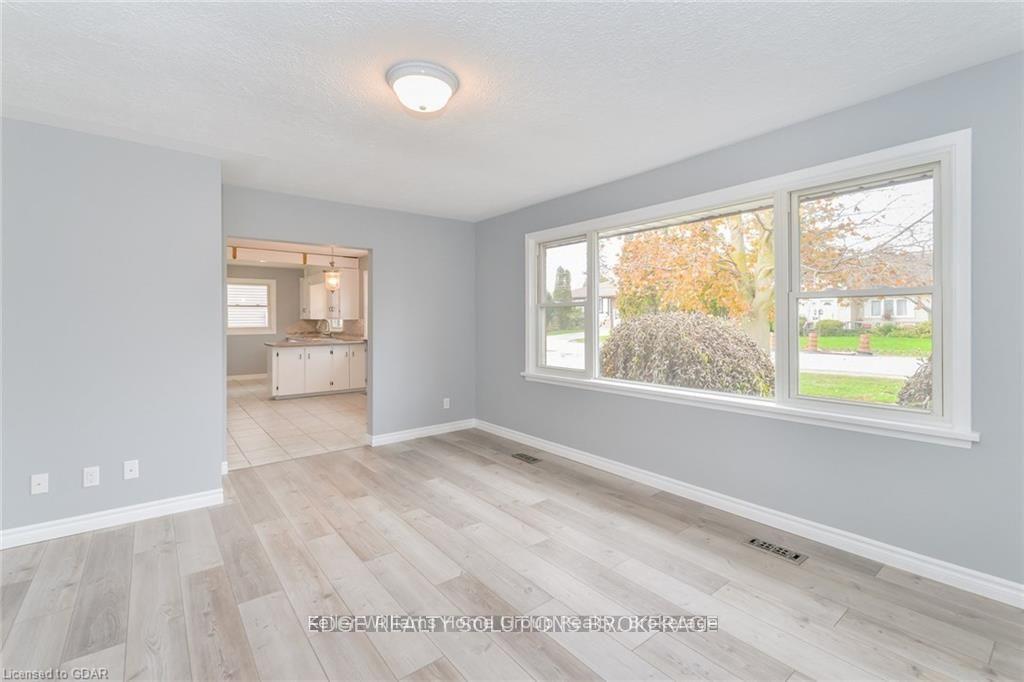 Photo 13 of 130 Forfar Street E, Centre Wellington, Fergus — HOMEH