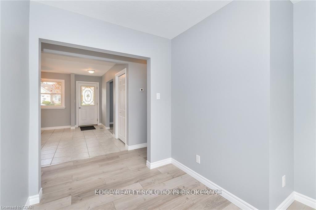 Photo 16 of 130 Forfar Street E, Centre Wellington, Fergus — HOMEH