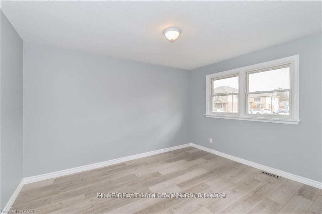 Photo 21 of 130 Forfar Street E, Centre Wellington, Fergus — HOMEH