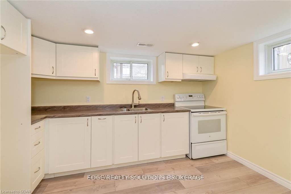 Photo 25 of 130 Forfar Street E, Centre Wellington, Fergus — HOMEH