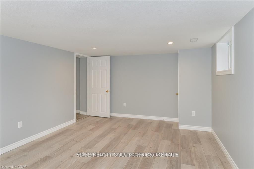 Photo 30 of 130 Forfar Street E, Centre Wellington, Fergus — HOMEH