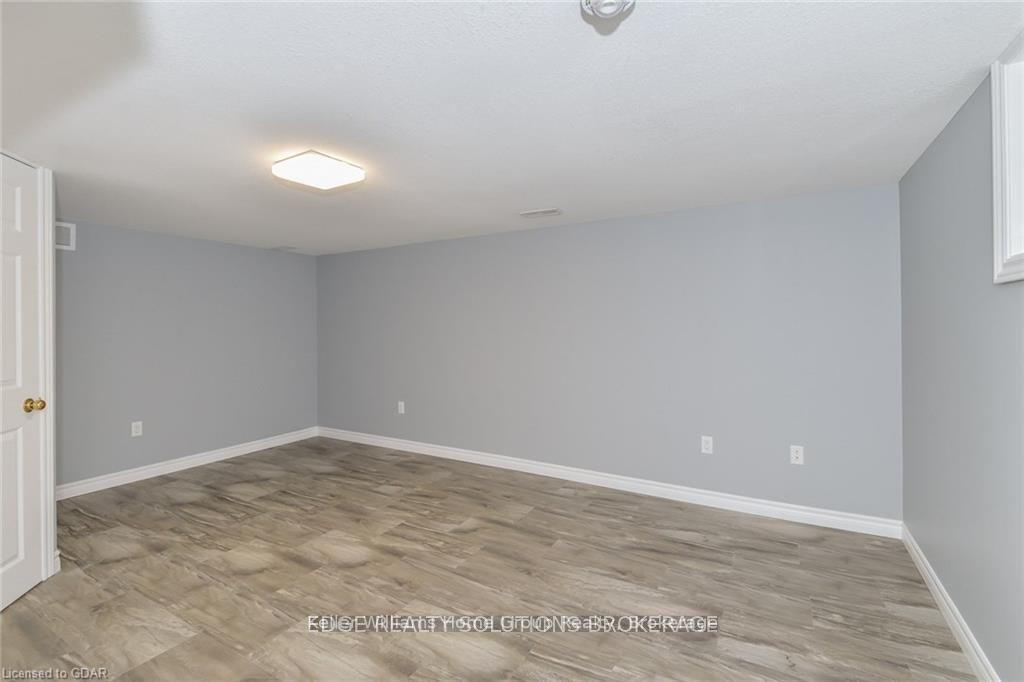 Photo 31 of 130 Forfar Street E, Centre Wellington, Fergus — HOMEH