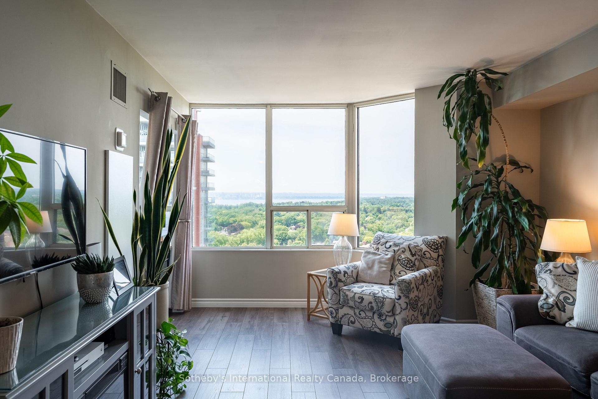 Photo 2 of Unit 1910, 1270 Maple Crossing Boulevard, Burlington, Brant — HOMEH