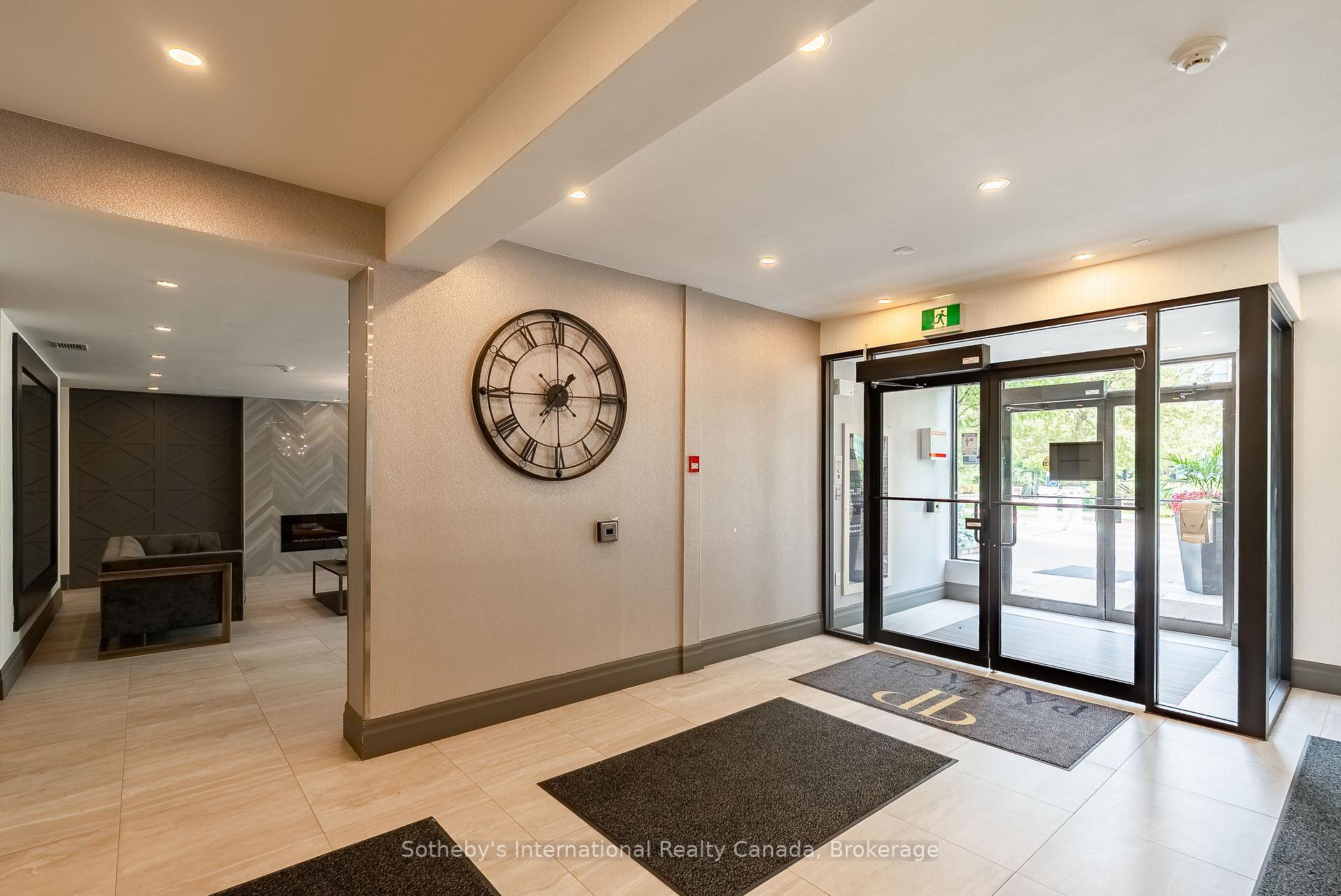 Photo 5 of Unit 1910, 1270 Maple Crossing Boulevard, Burlington, Brant — HOMEH