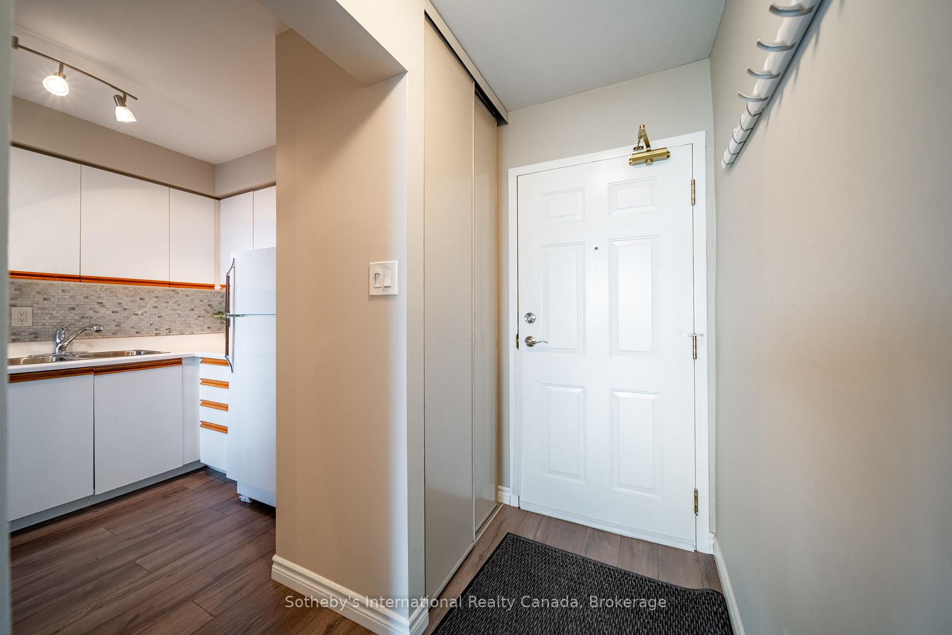 Photo 7 of Unit 1910, 1270 Maple Crossing Boulevard, Burlington, Brant — HOMEH