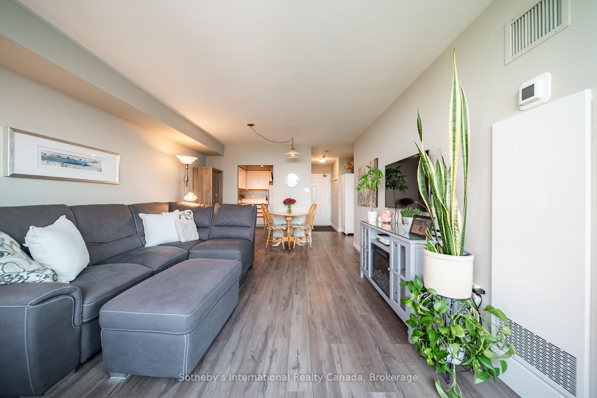 Photo 11 of Unit 1910, 1270 Maple Crossing Boulevard, Burlington, Brant — HOMEH