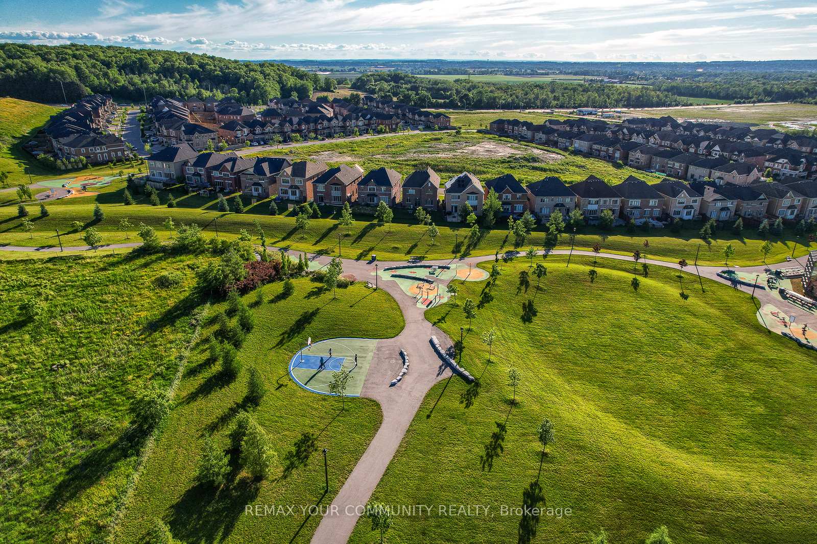 Photo 42 of 8 Snap Dragon Trail, East Gwillimbury, Holland Landing — HOMEH