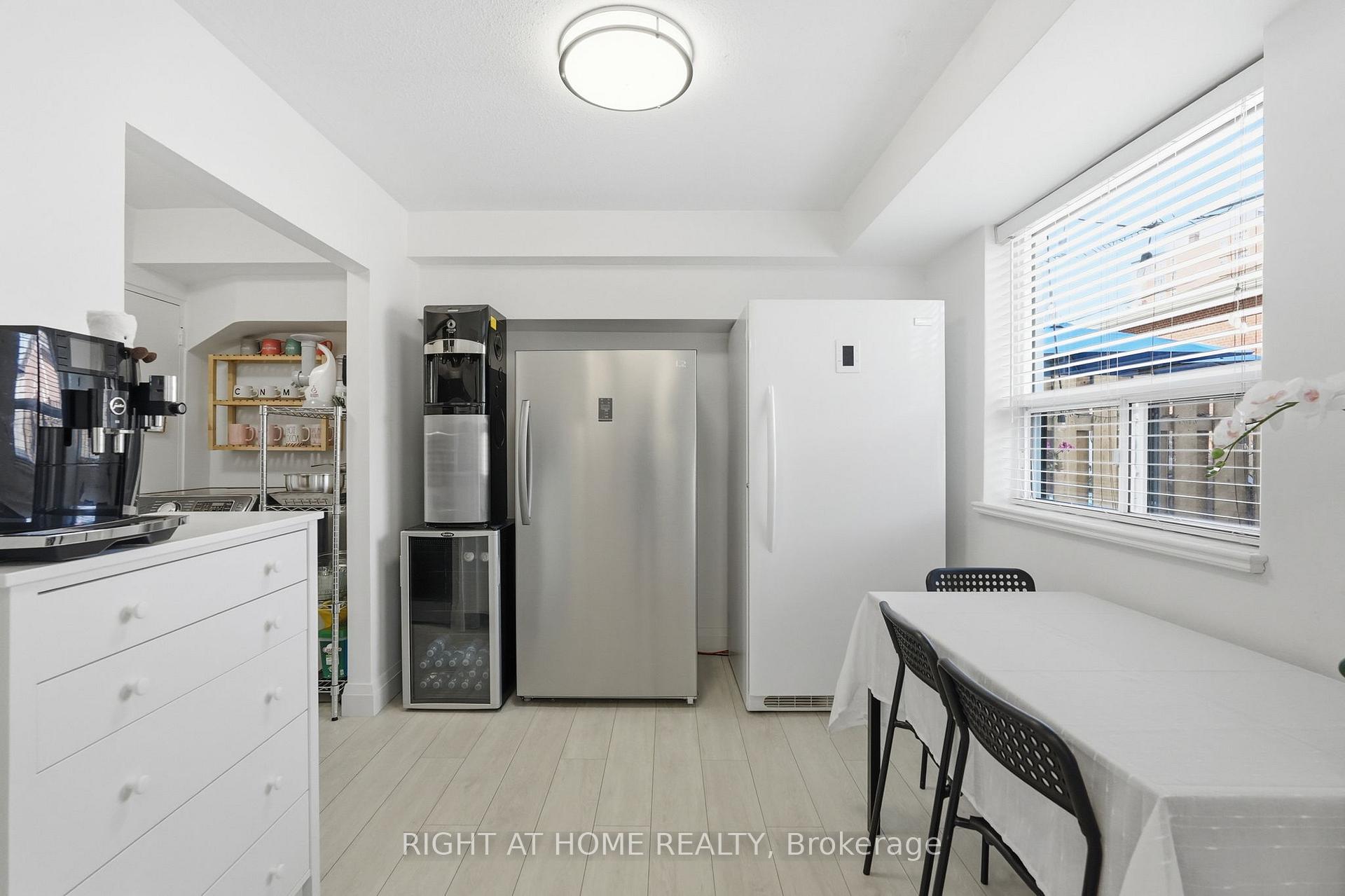 Photo 7 of Unit 4, 475 Claridge Road, Burlington, Roseland — HOMEH