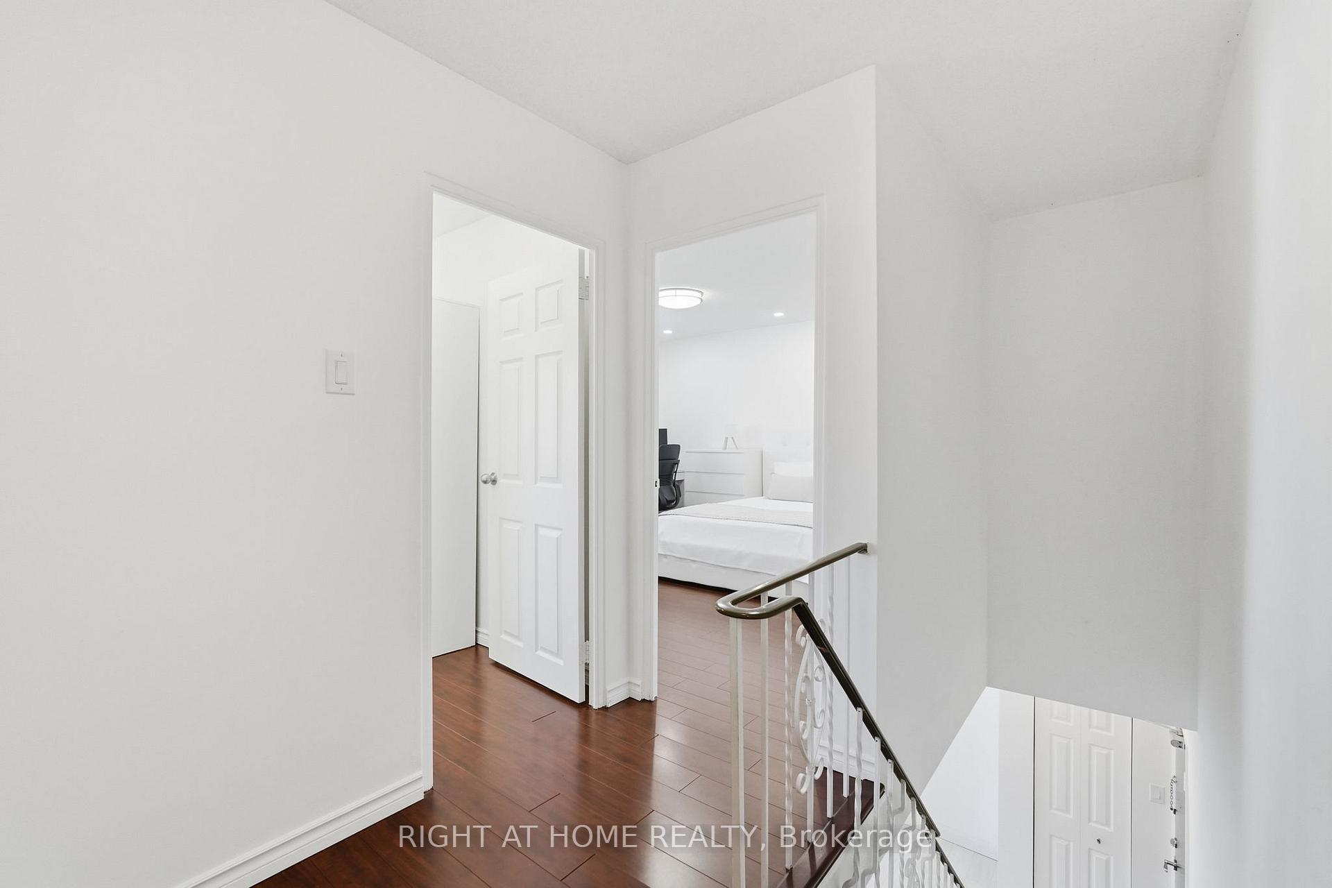 Photo 13 of Unit 4, 475 Claridge Road, Burlington, Roseland — HOMEH