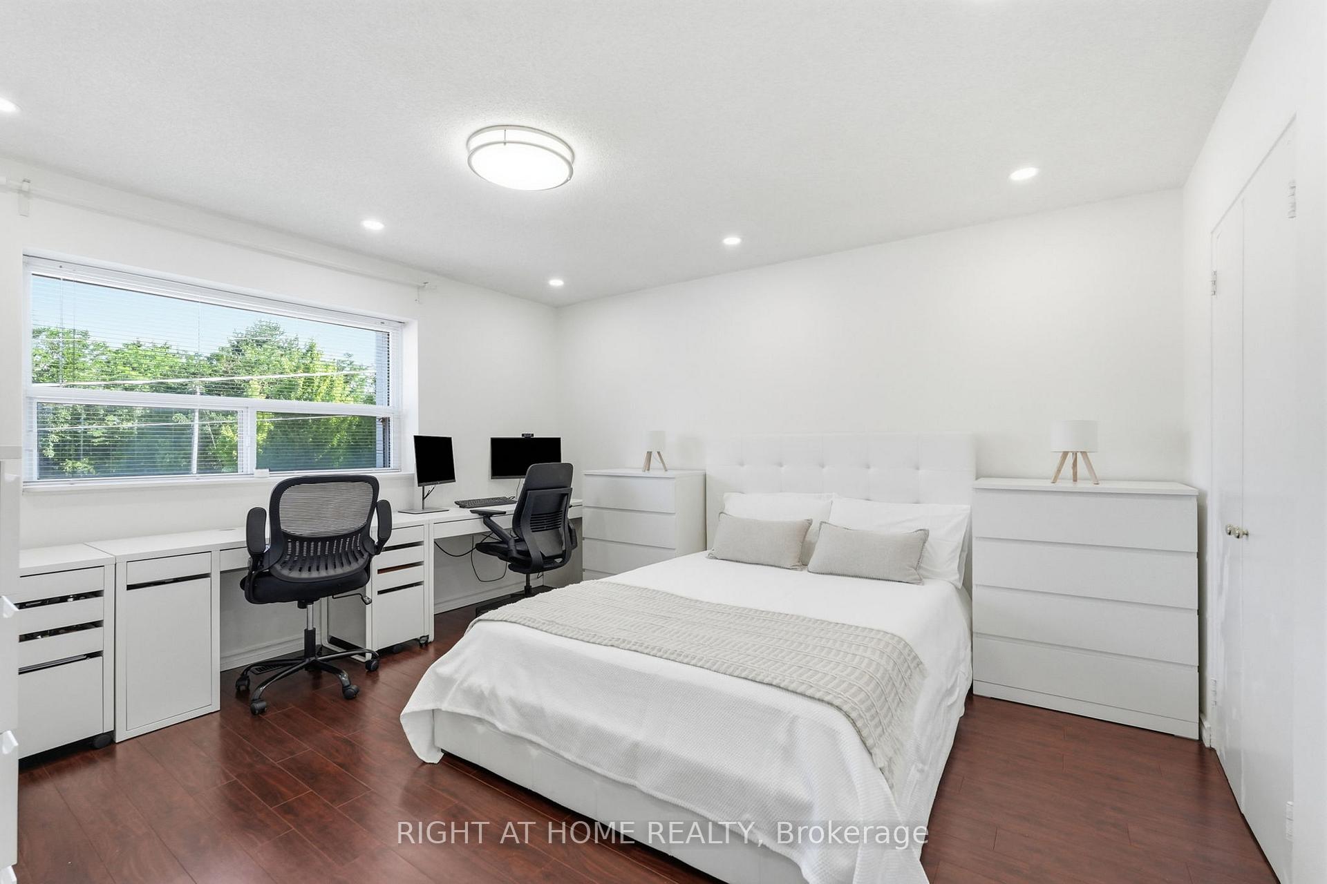 Photo 14 of Unit 4, 475 Claridge Road, Burlington, Roseland — HOMEH