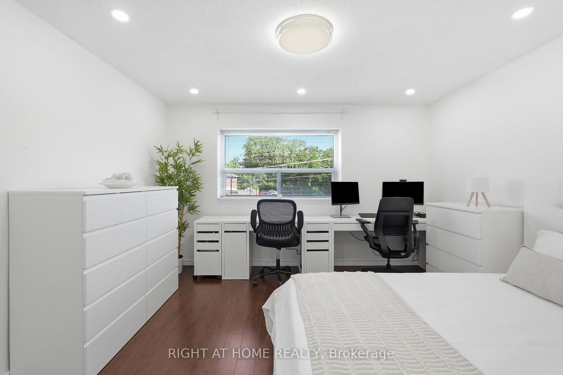 Photo 16 of Unit 4, 475 Claridge Road, Burlington, Roseland — HOMEH