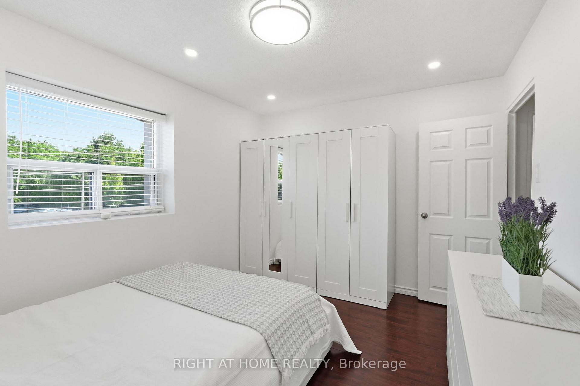 Photo 20 of Unit 4, 475 Claridge Road, Burlington, Roseland — HOMEH