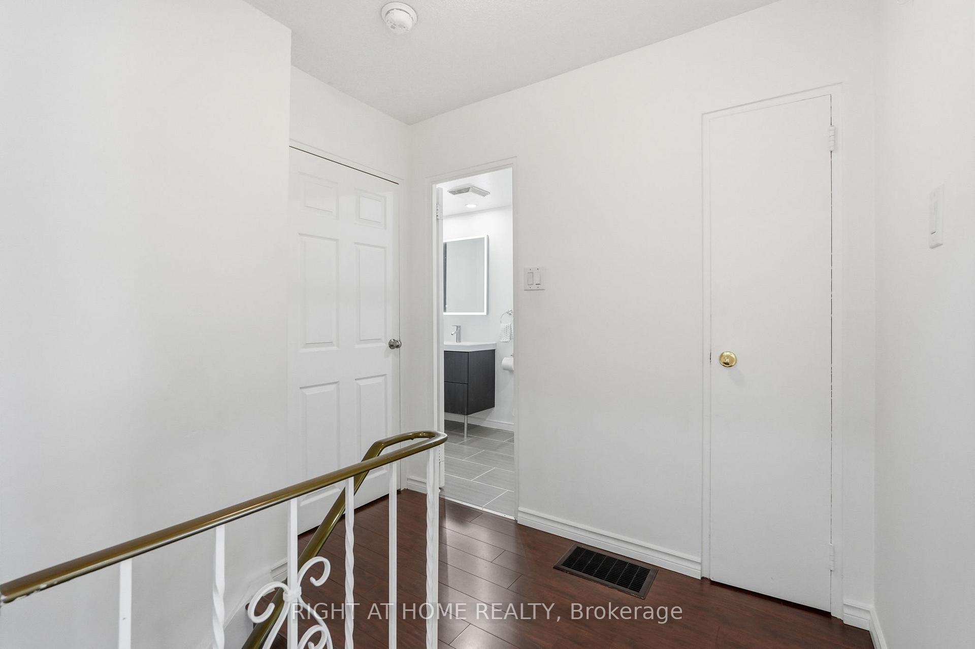 Photo 21 of Unit 4, 475 Claridge Road, Burlington, Roseland — HOMEH