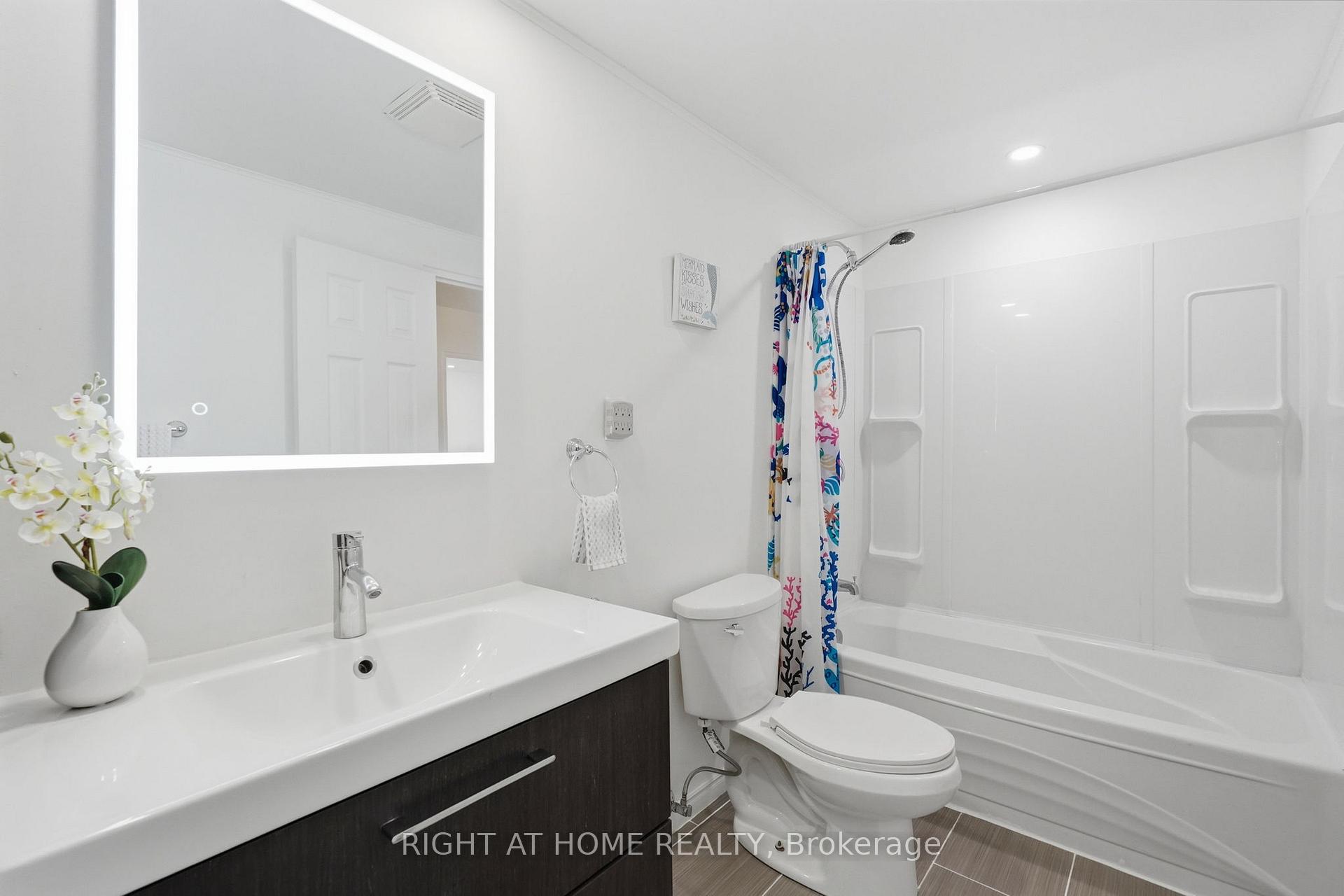 Photo 24 of Unit 4, 475 Claridge Road, Burlington, Roseland — HOMEH