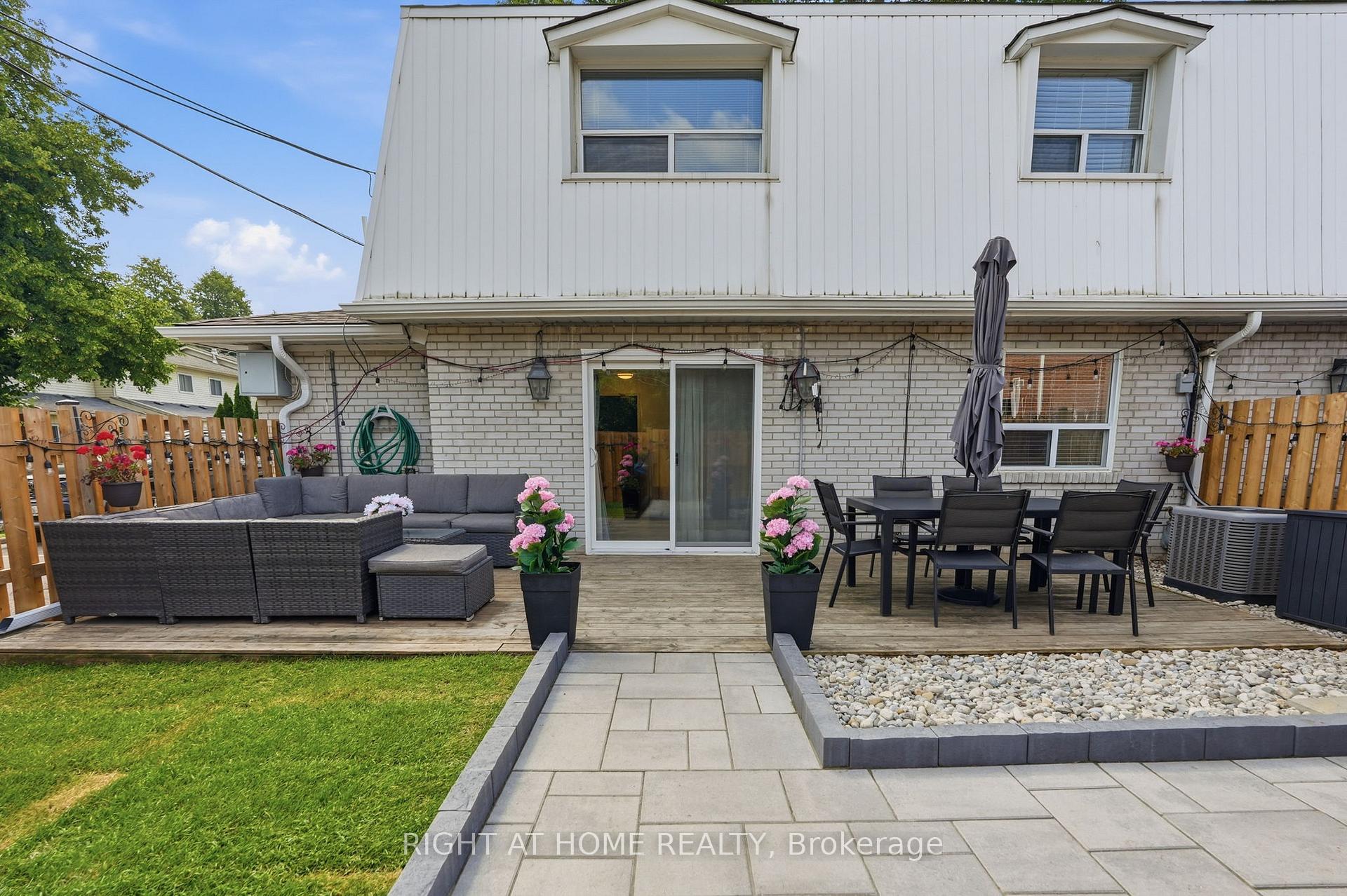 Photo 27 of Unit 4, 475 Claridge Road, Burlington, Roseland — HOMEH