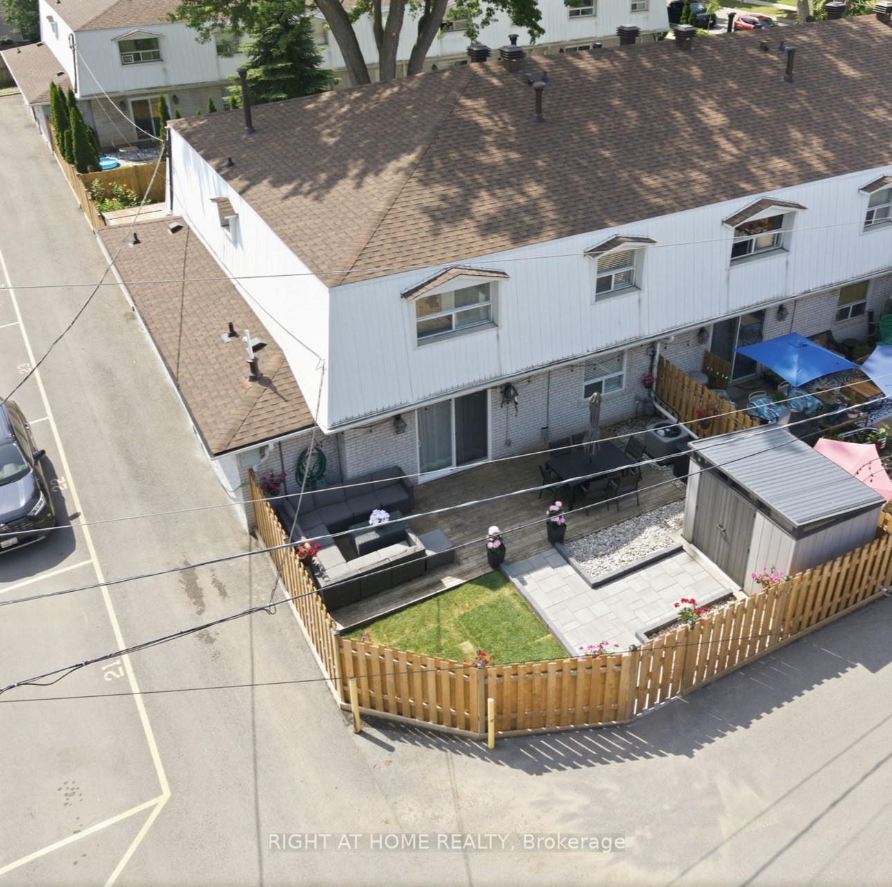 Photo 29 of Unit 4, 475 Claridge Road, Burlington, Roseland — HOMEH