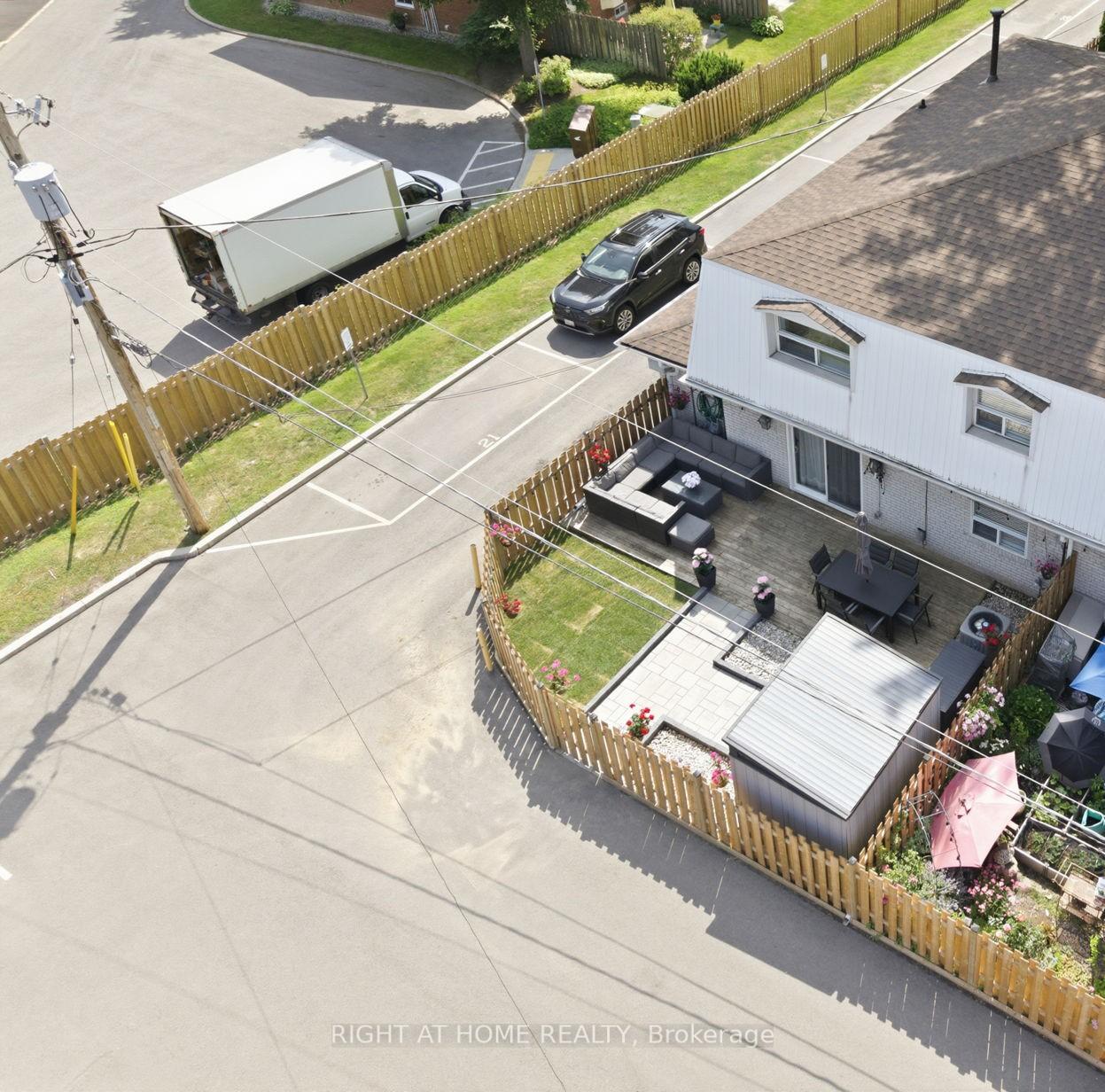Photo 30 of Unit 4, 475 Claridge Road, Burlington, Roseland — HOMEH