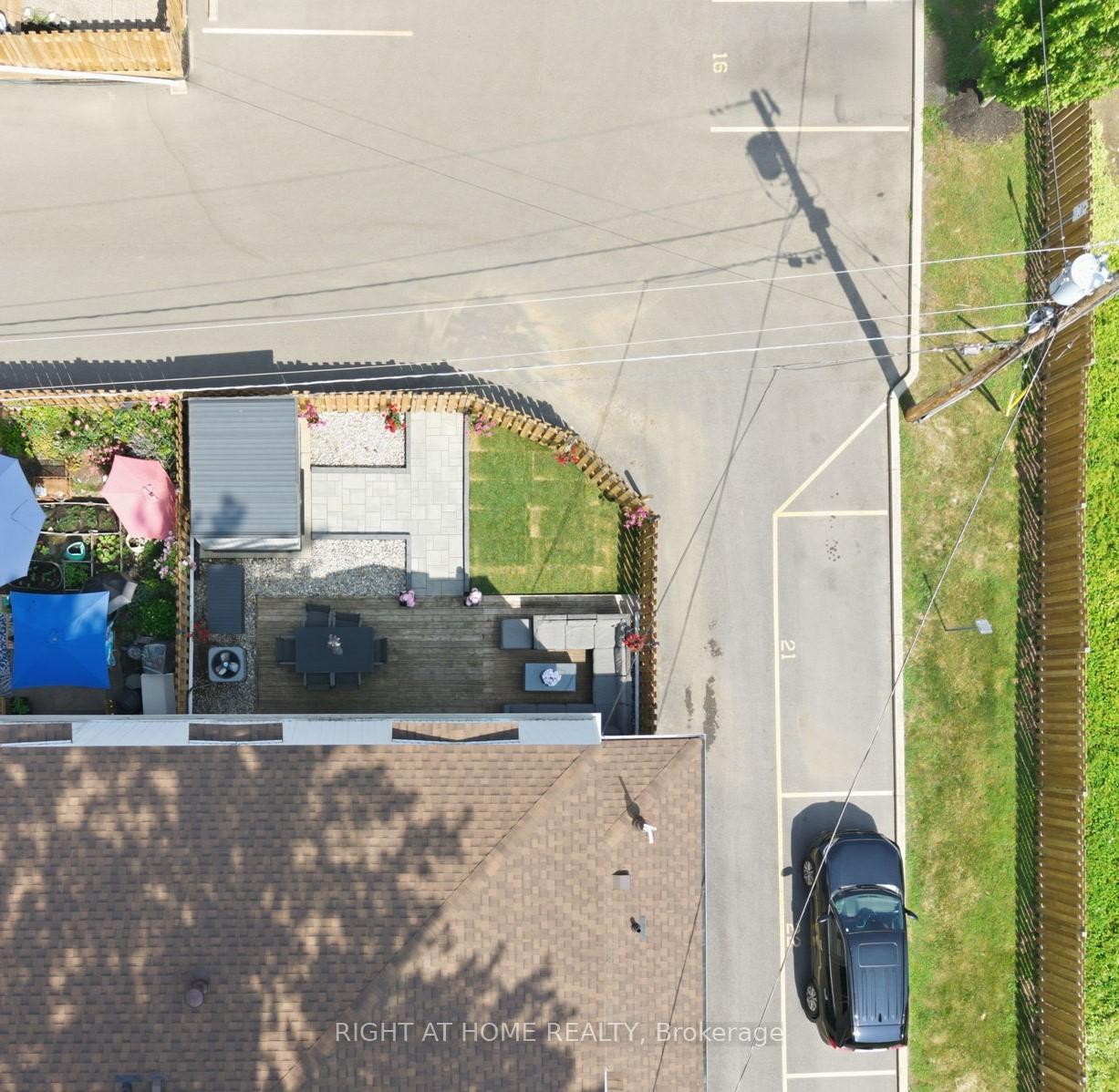 Photo 31 of Unit 4, 475 Claridge Road, Burlington, Roseland — HOMEH