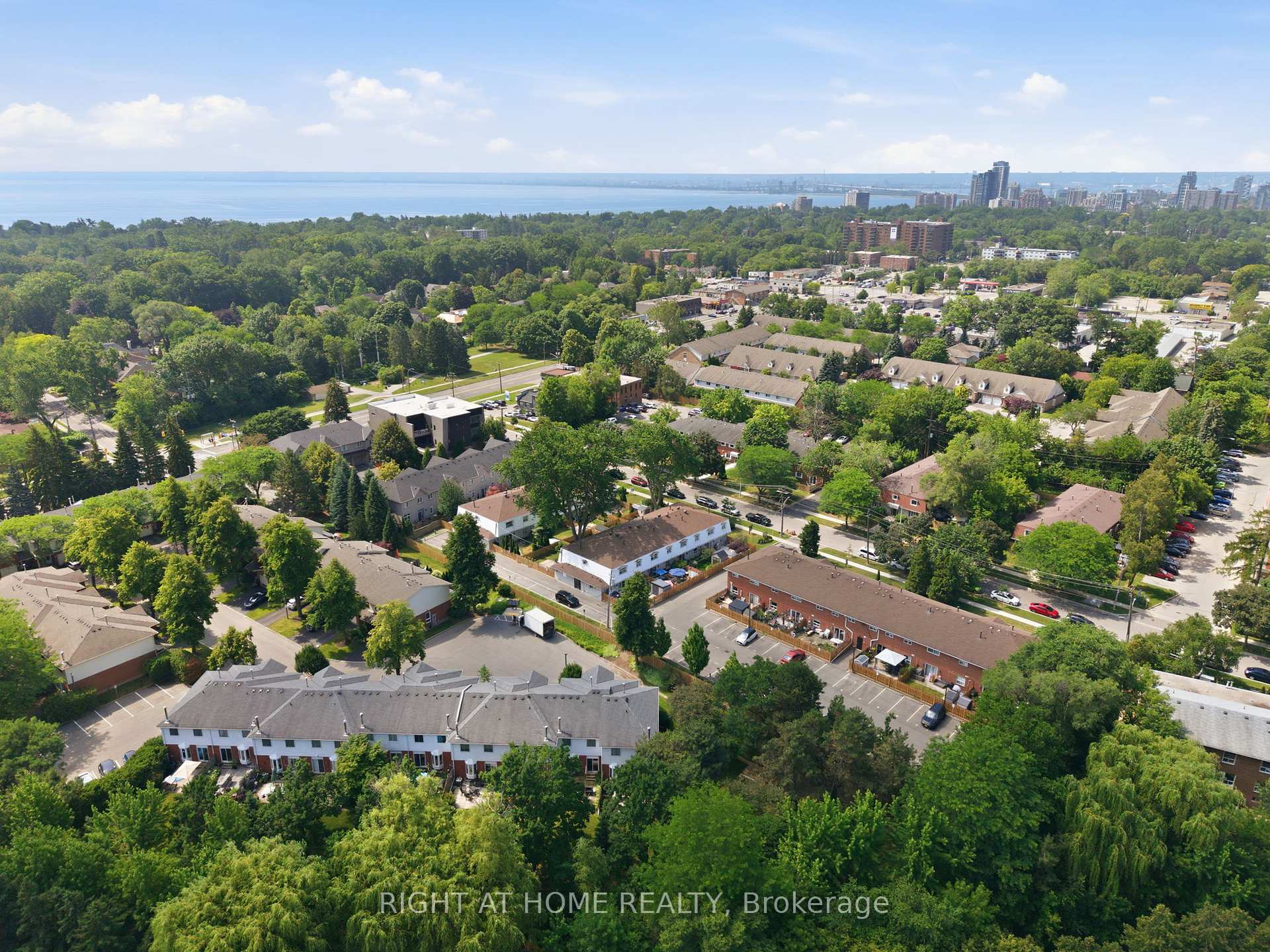 Photo 32 of Unit 4, 475 Claridge Road, Burlington, Roseland — HOMEH