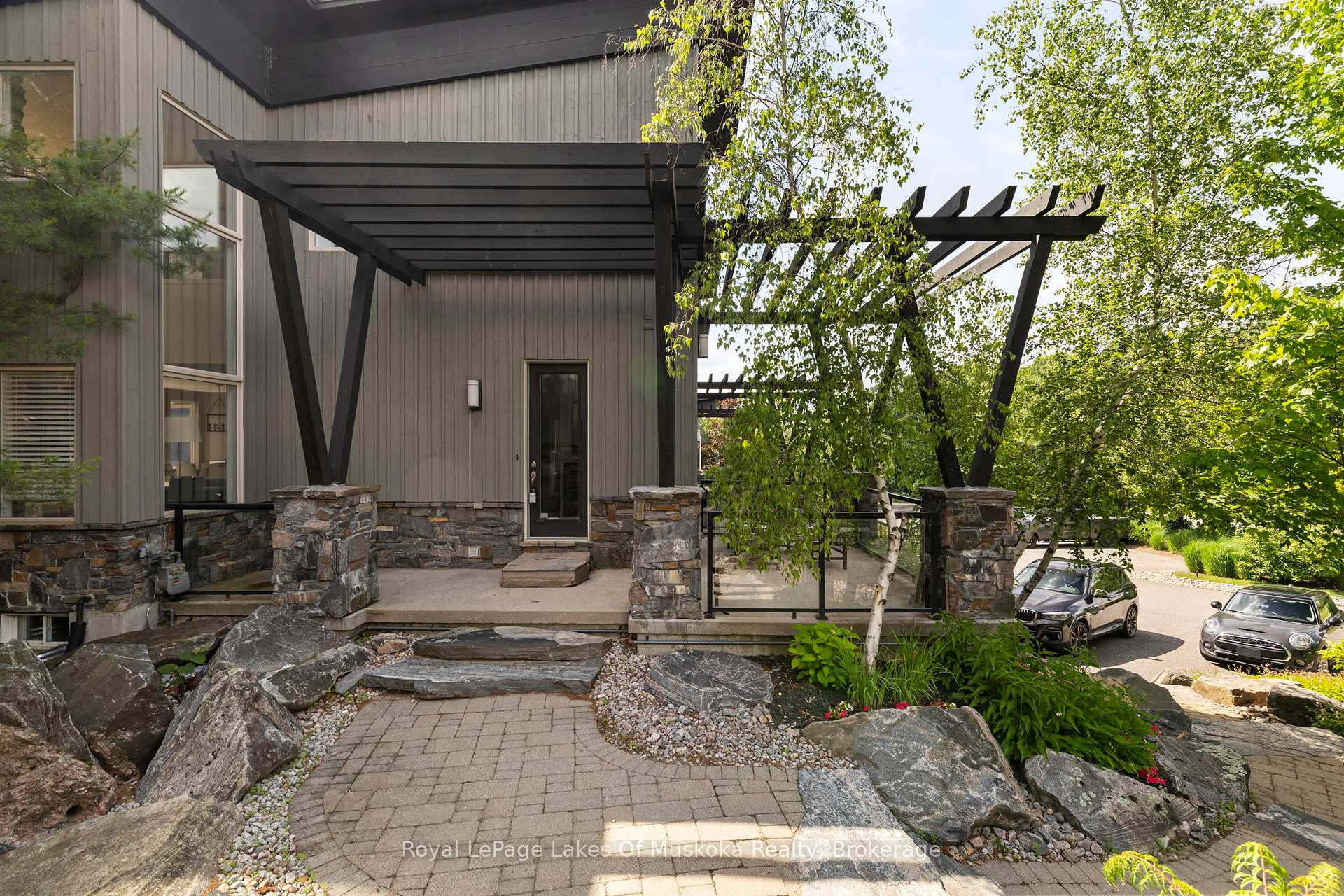 Photo 1 of 76 Carrick Trail, Gravenhurst, Muskoka (S) — HOMEH