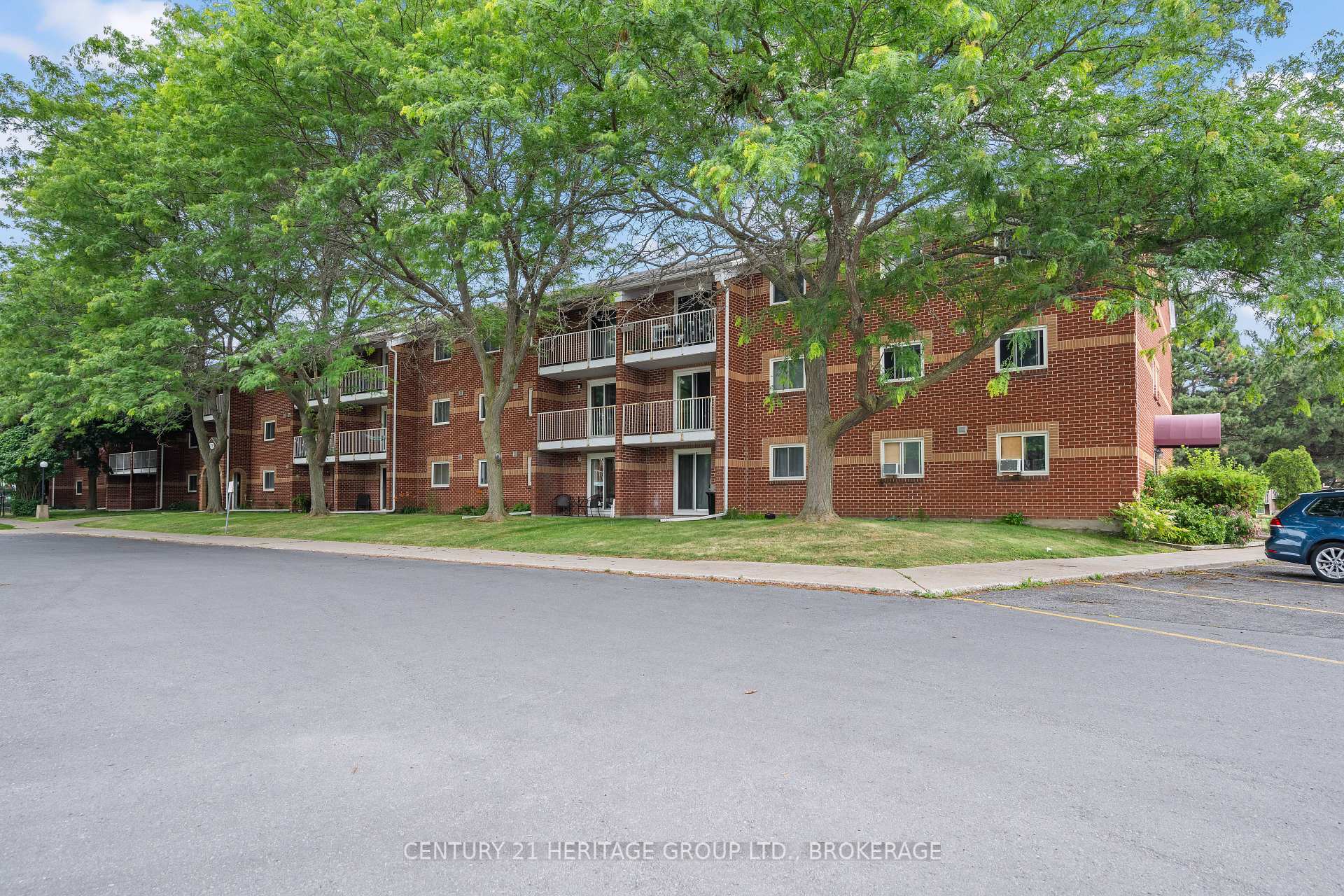 Photo 1 of Unit 114, 573 Armstrong Road E, Kingston, West of Sir John A. Blvd — HOMEH