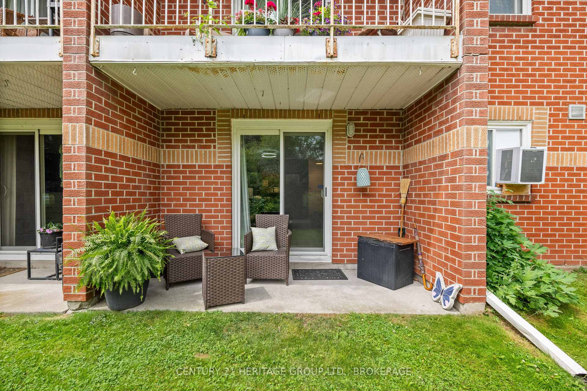 Photo 6 of Unit 114, 573 Armstrong Road E, Kingston, West of Sir John A. Blvd — HOMEH
