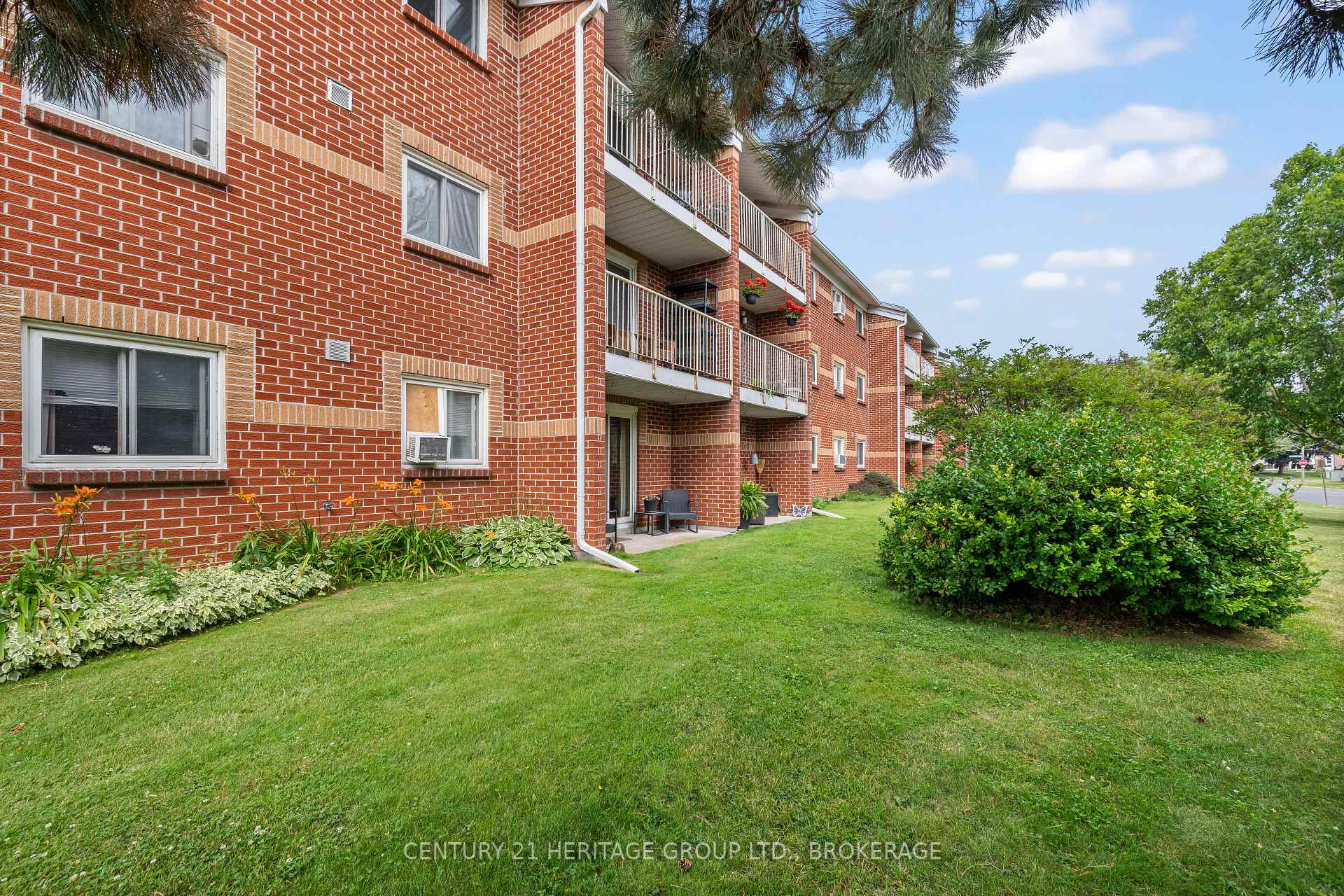 Photo 7 of Unit 114, 573 Armstrong Road E, Kingston, West of Sir John A. Blvd — HOMEH