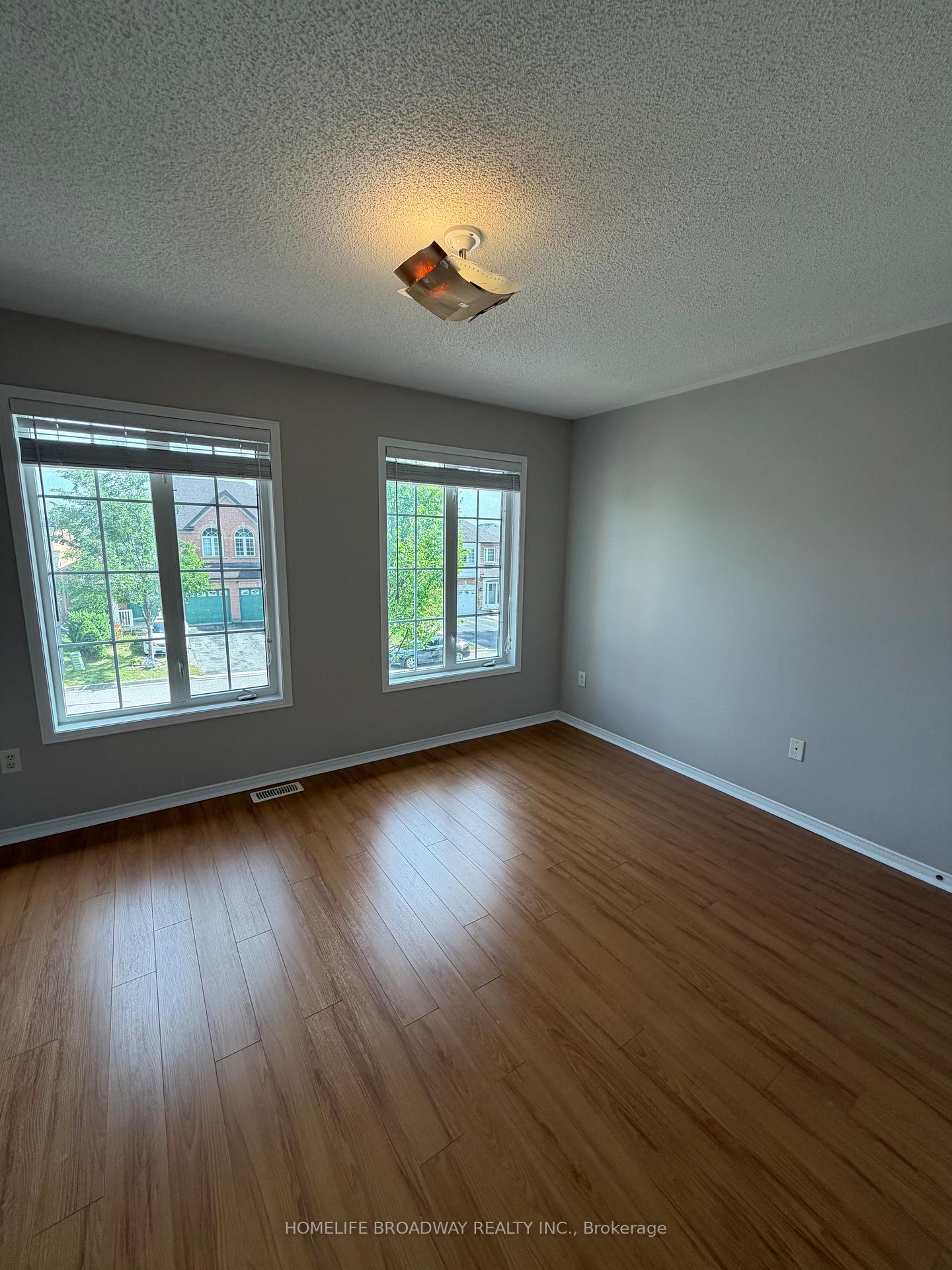 Photo 12 of 36 Elmrill Road, Markham, Berczy — HOMEH
