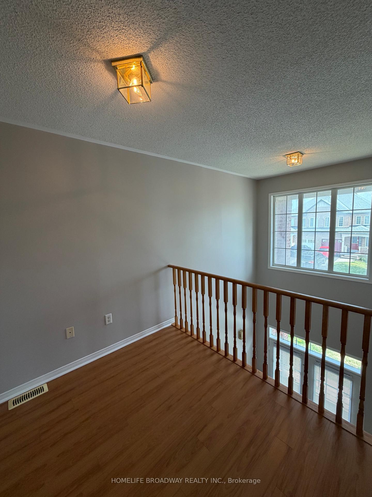 Photo 14 of 36 Elmrill Road, Markham, Berczy — HOMEH