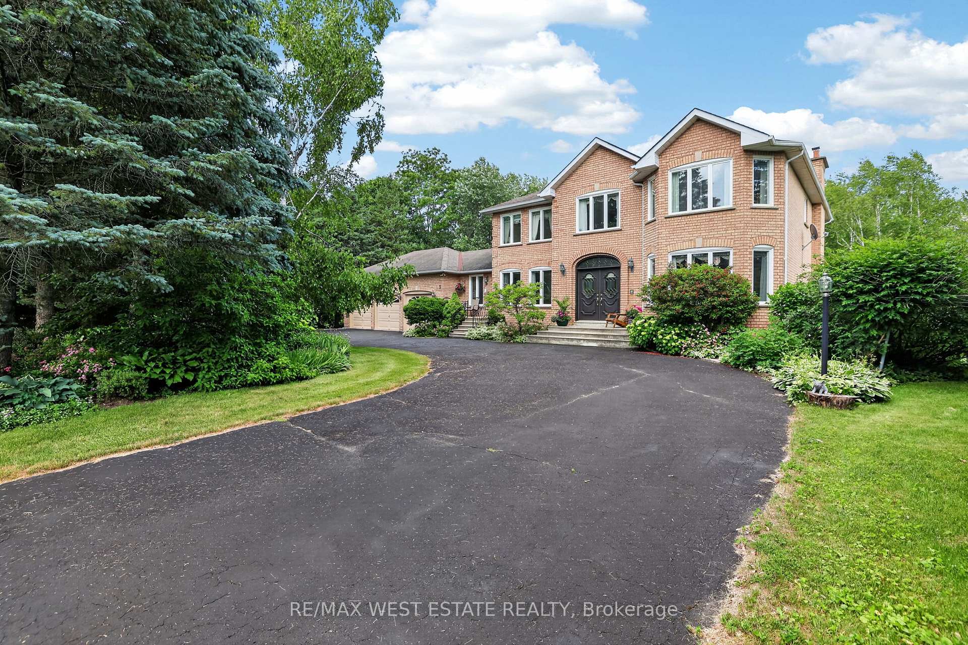 Front of 3 Country Lane Drive