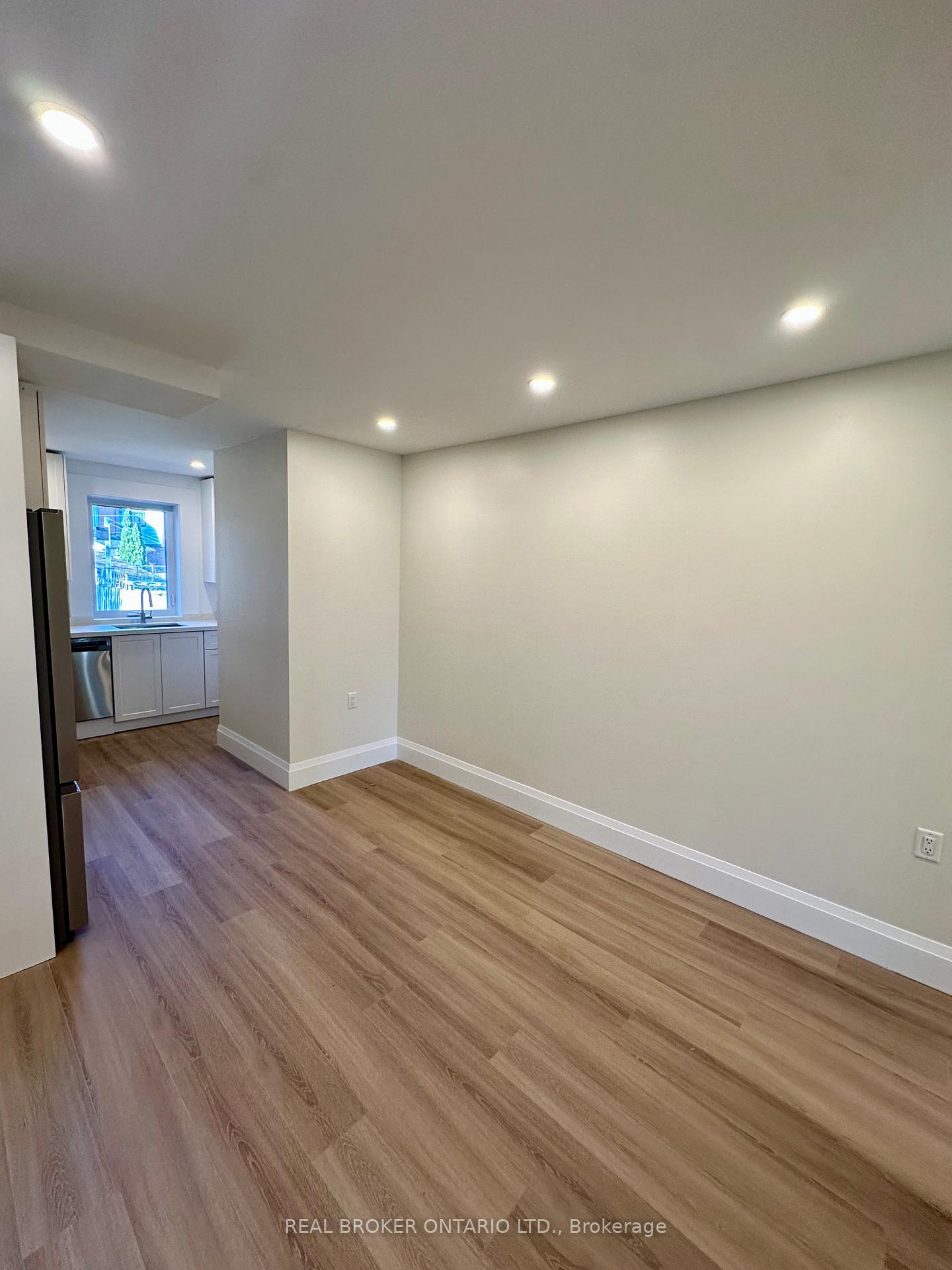 Photo 12 of Unit 2, 659 Vaughan Road, Toronto, Oakwood Village — HOMEH