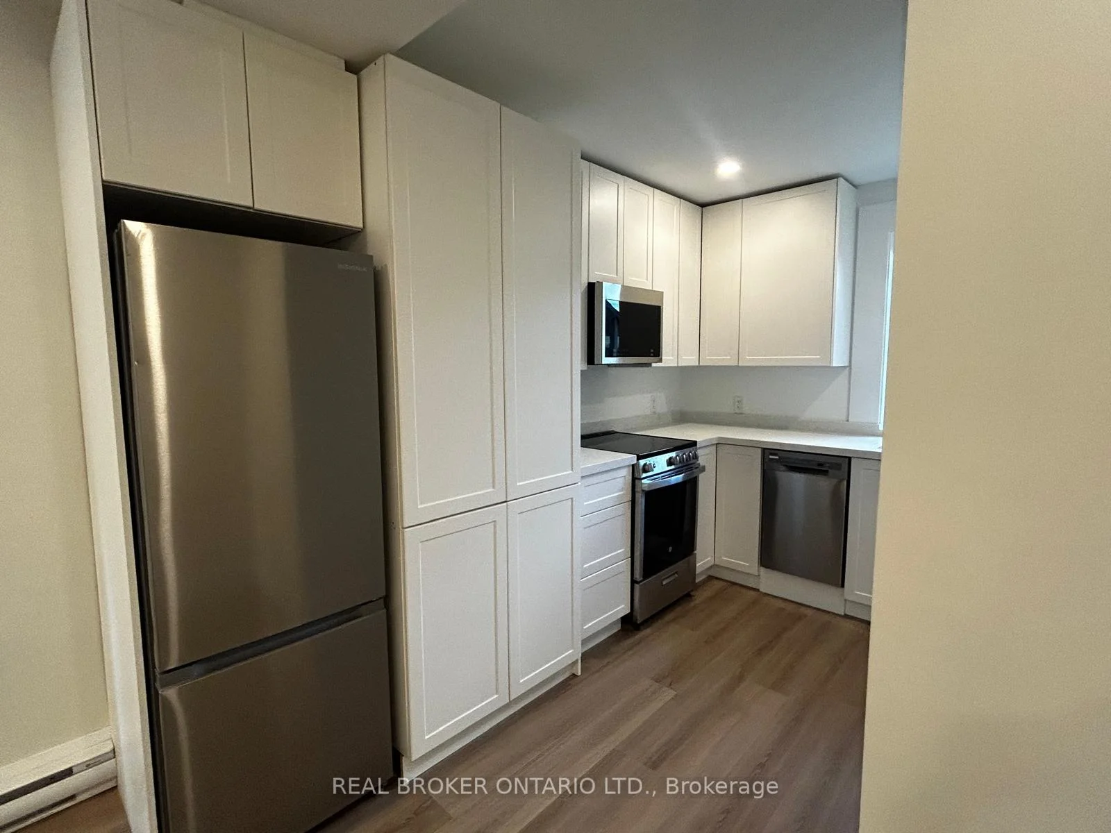 Photo 33 of Unit 2, 659 Vaughan Road, Toronto, Oakwood Village — HOMEH