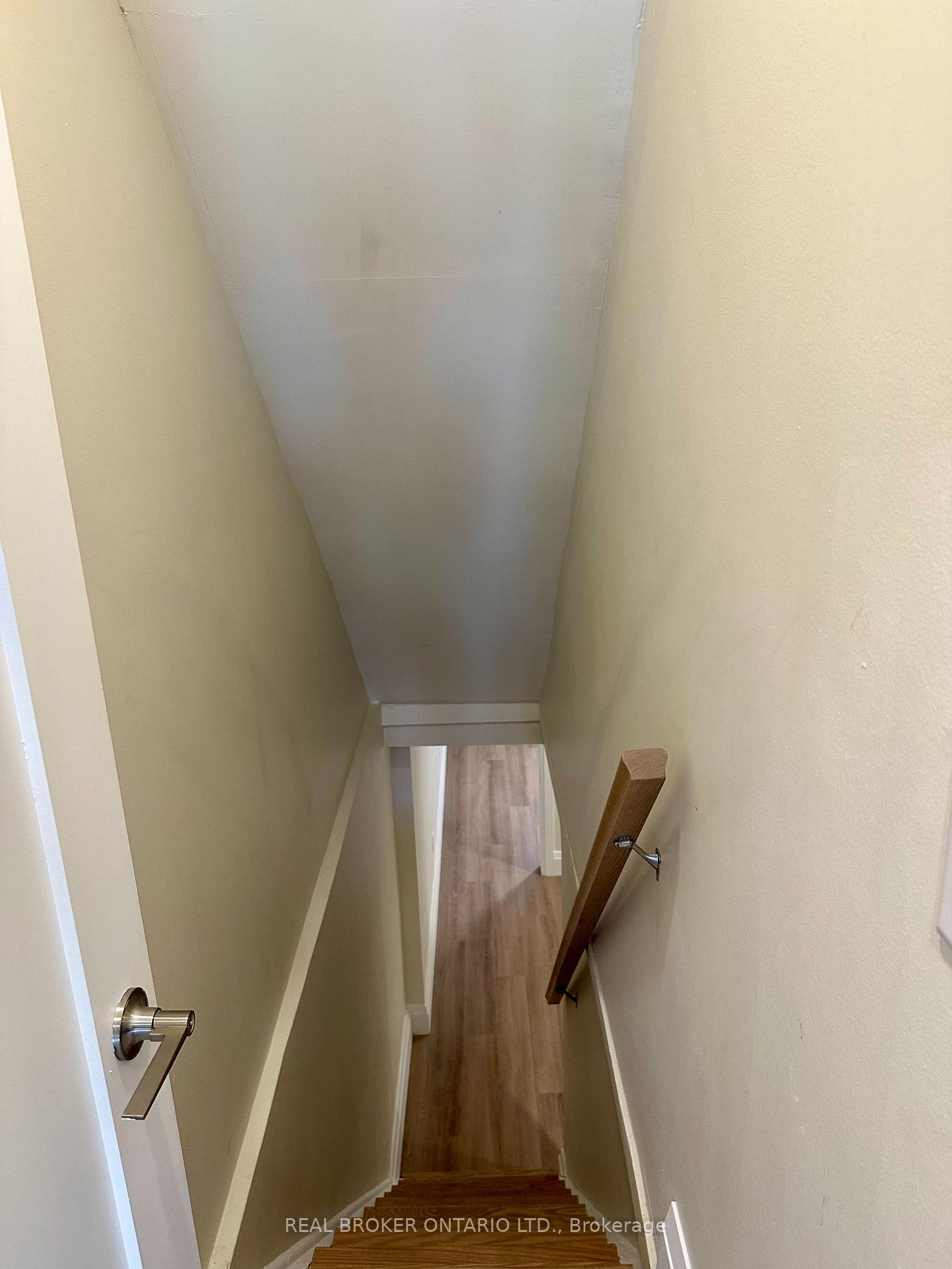 Photo 11 of Unit 3, 659 Vaughan Road, Toronto, Oakwood Village — HOMEH